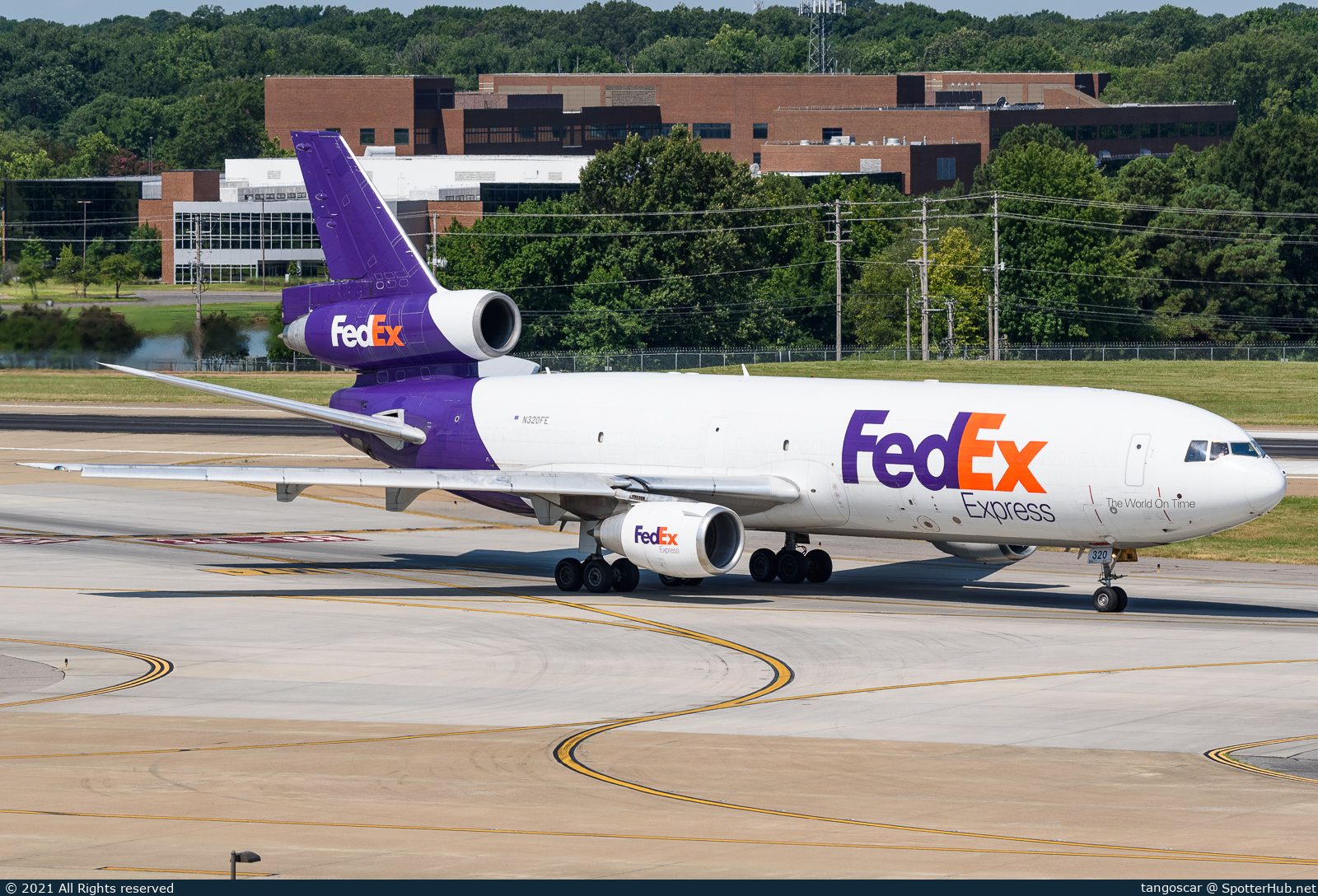 Photo of N320FE - McDonnell Douglas MD-10-30(F) operated by FedEx
