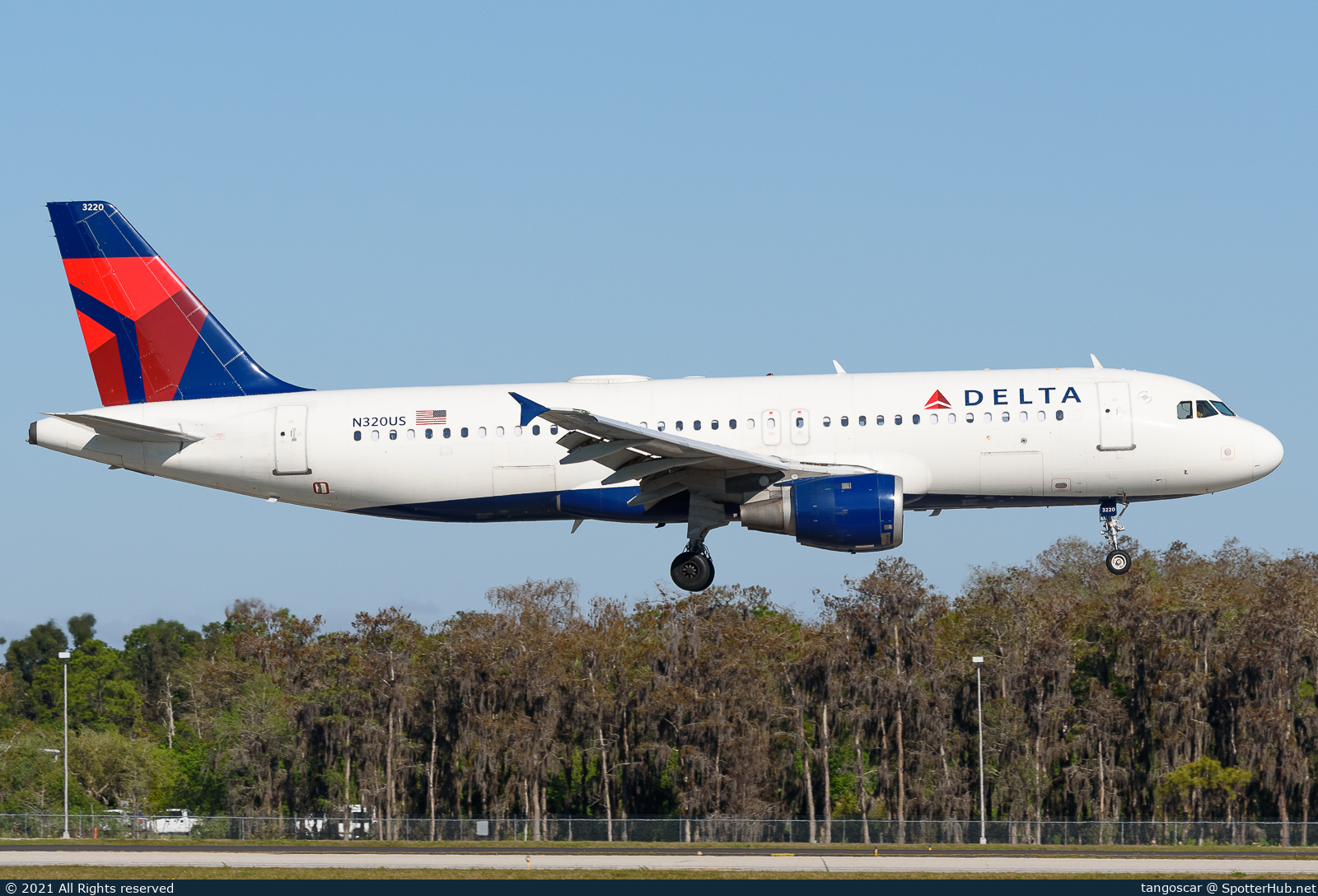 Photo of N320US - Airbus A320-211 operated by Delta Air Lines