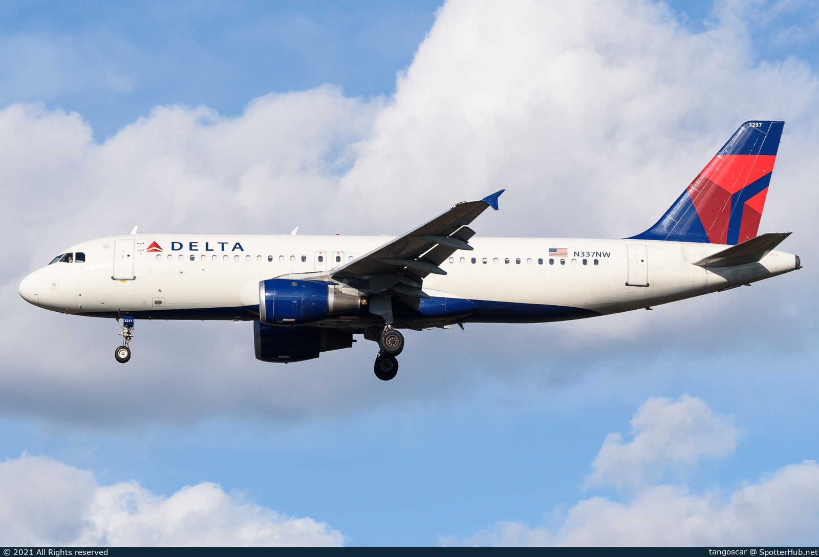 Photo of N337NW - Airbus A320-212 operated by Delta Air Lines