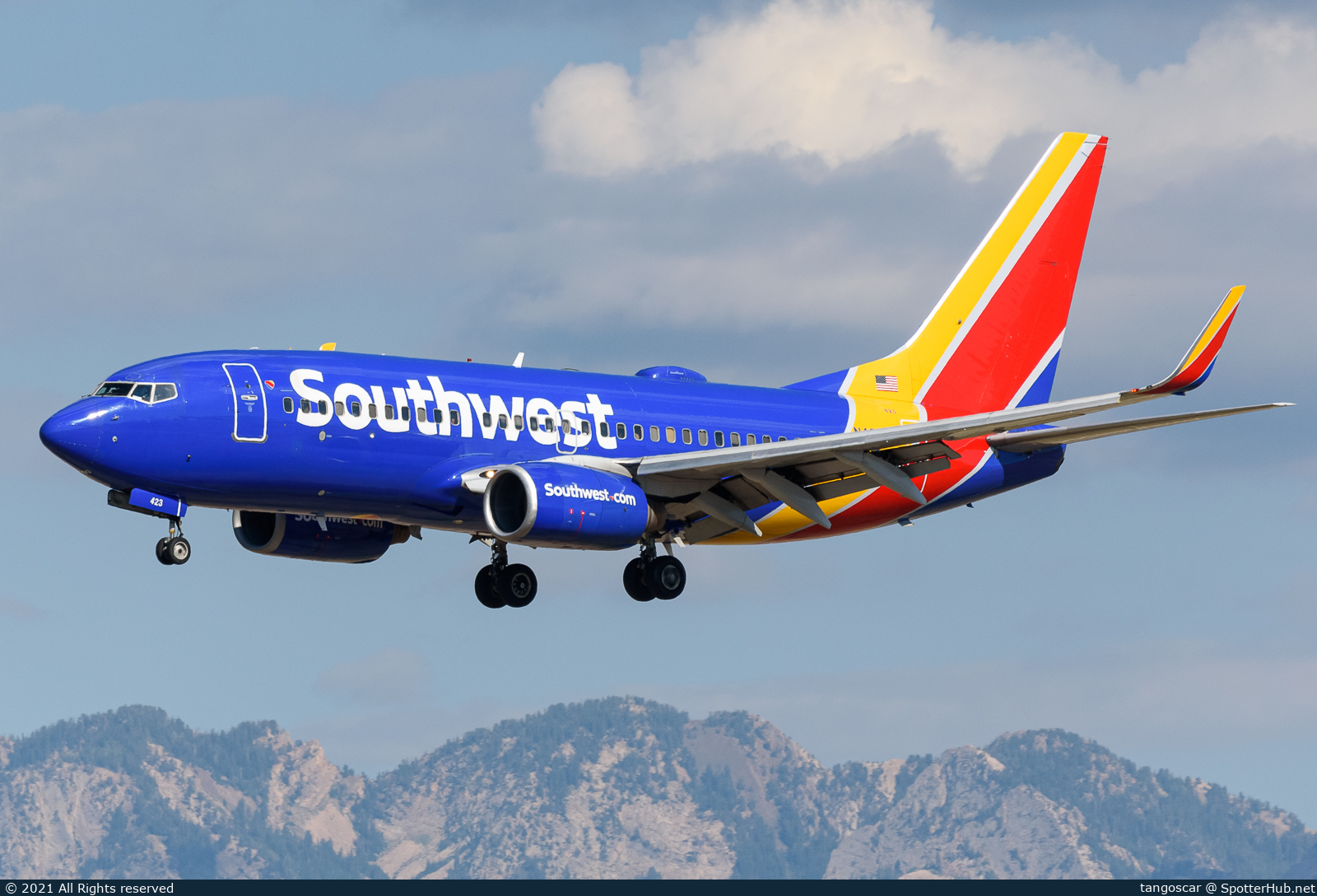 Photo of N423WN - Boeing 737-7H4 operated by Southwest Airlines