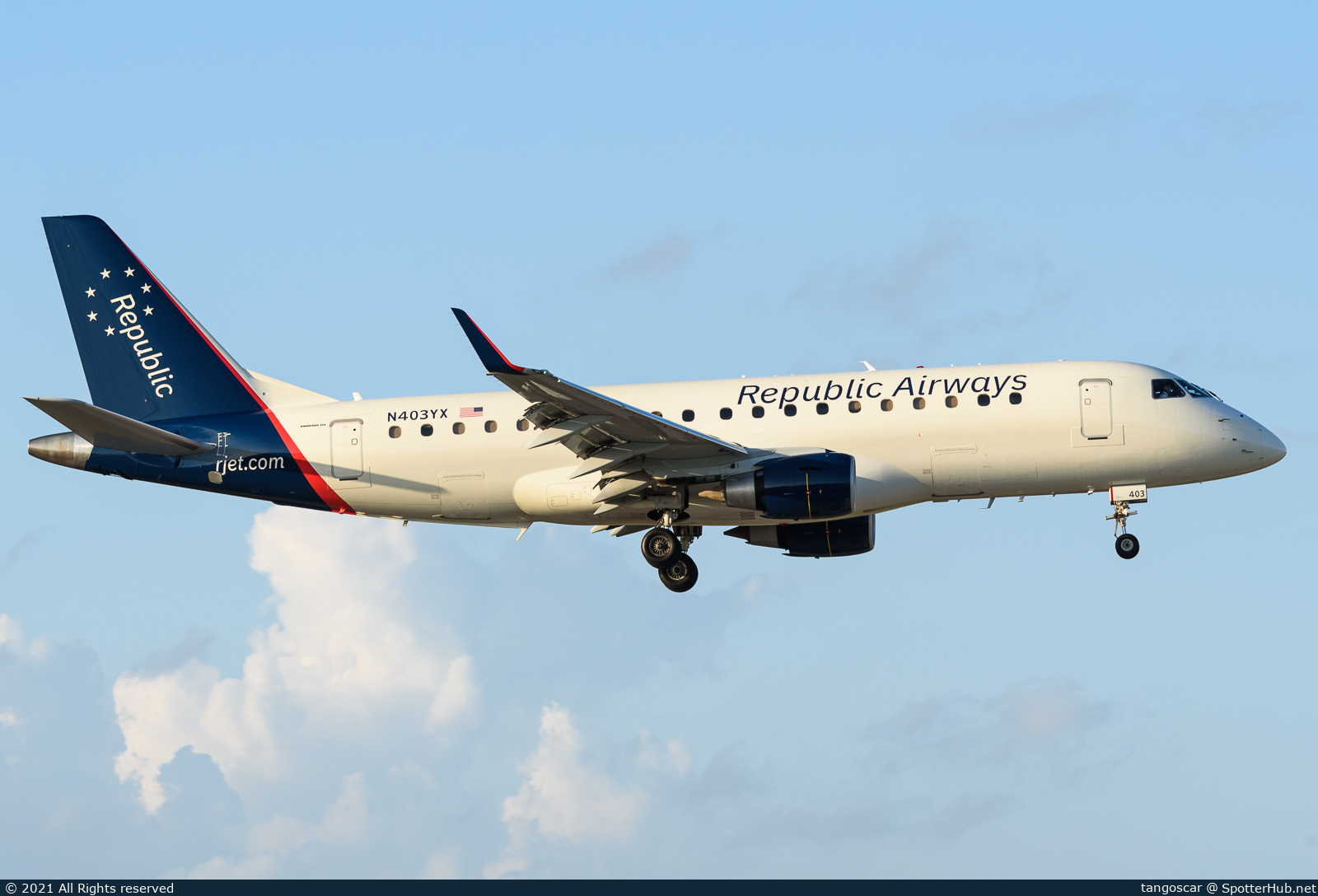 Photo of N403YX - Embraer ERJ-175LR operated by Republic Airways