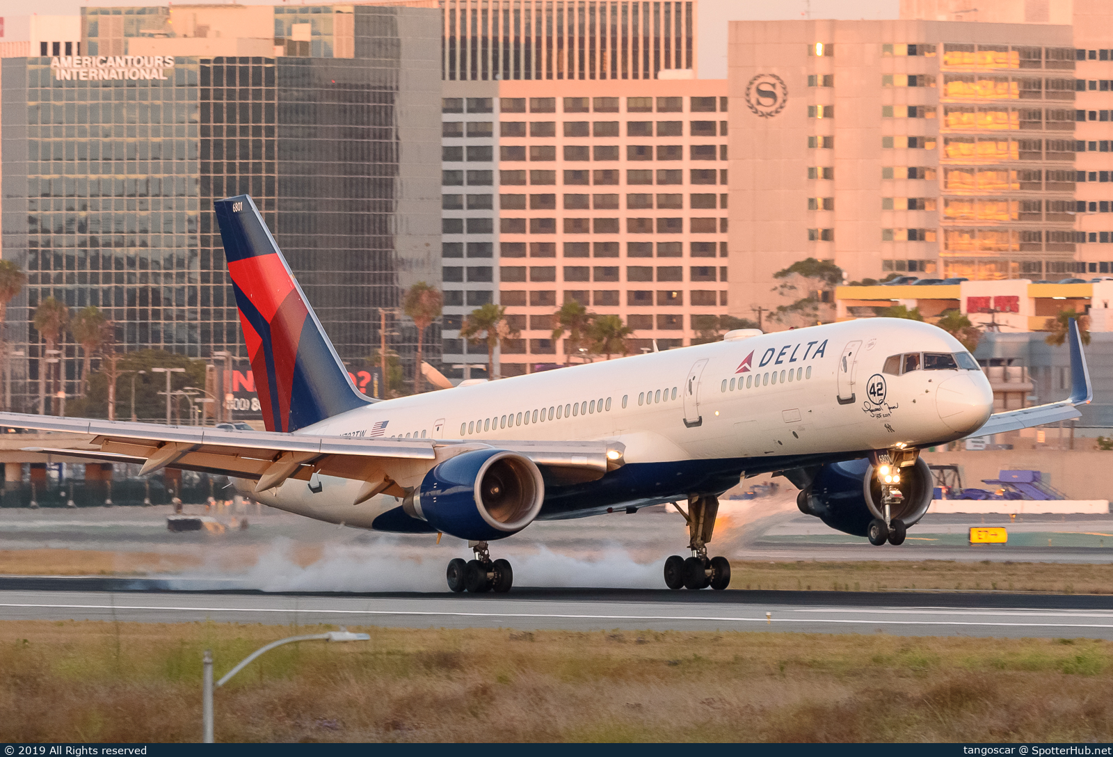 Photo of N702TW - Boeing 757-2Q8 operated by Delta Air Lines