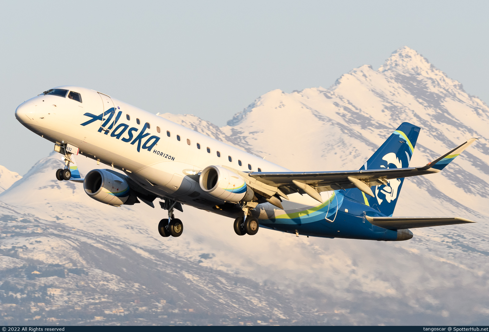 Photo of N632QX - Embraer ERJ-175LR operated by Alaska Airlines (opb Horizon Air)