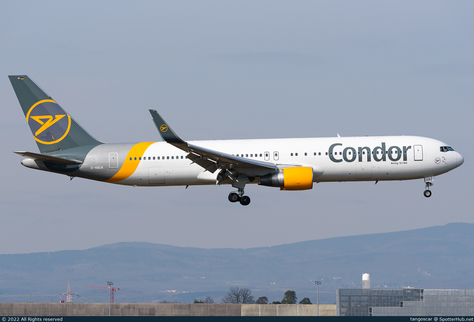 Photo of D-ABUA - Boeing 767-330(ER) operated by Condor
