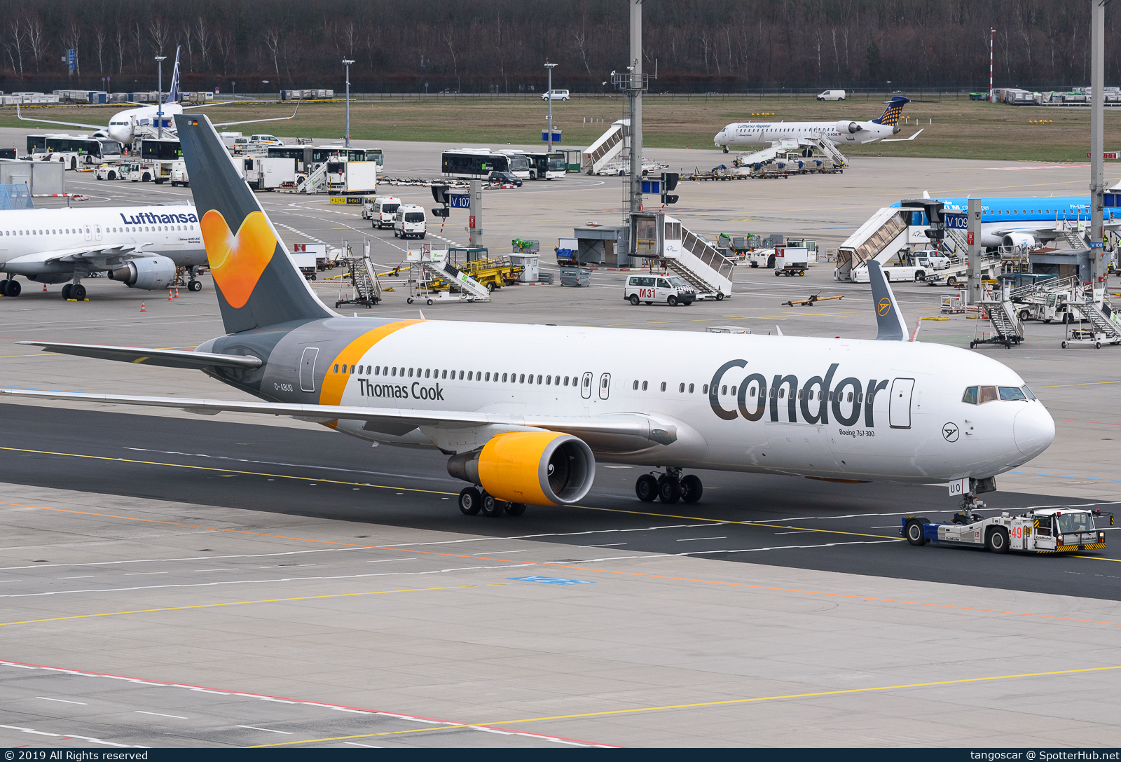 Photo of D-ABUO - Boeing 767-3Q8(ER) operated by Condor
