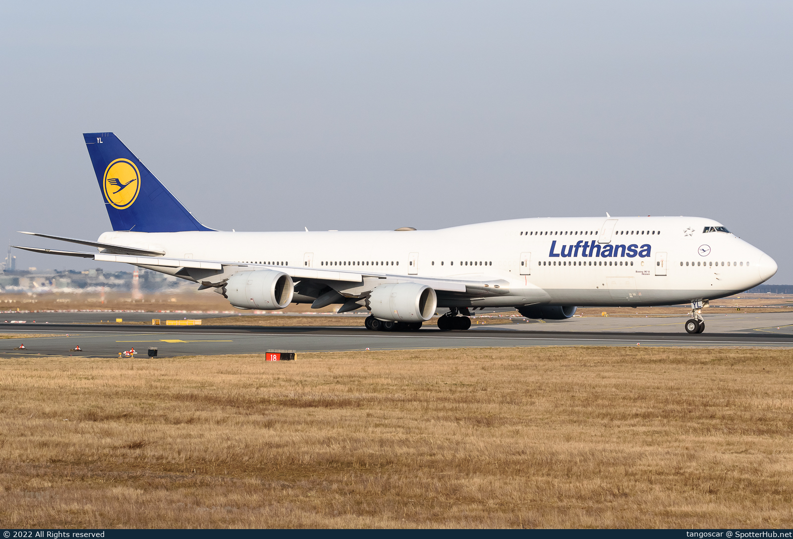 Photo of D-ABYL - Boeing 747-830 operated by Lufthansa