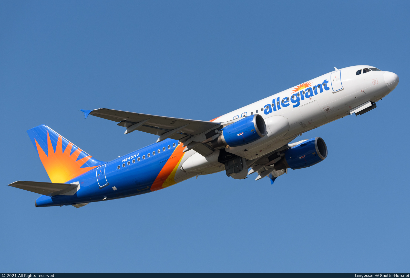 Photo of N240NV - Airbus A320-214 operated by Allegiant Air