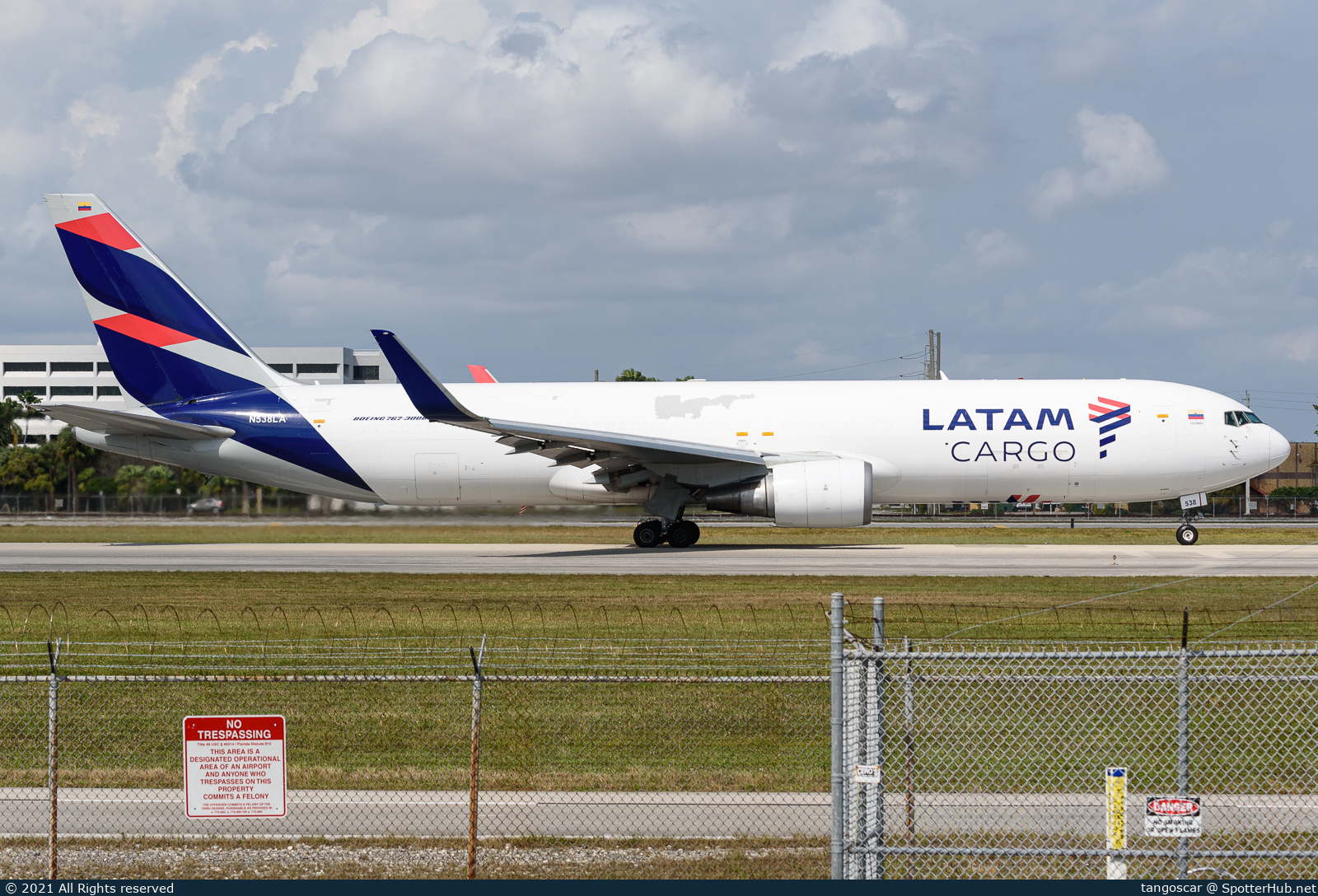 Photo of N538LA - Boeing 767-316(ER)(BCF) operated by LATAM Cargo Colombia