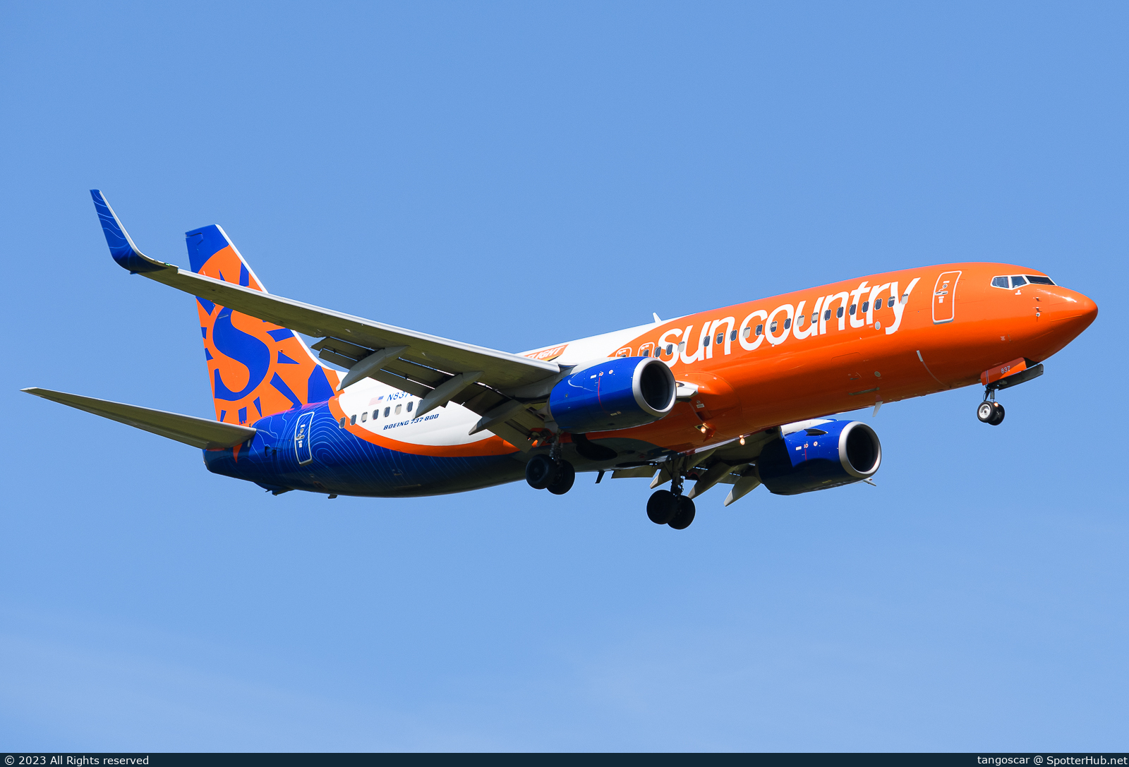 Photo of N837SY - Boeing 737-8KN operated by Sun Country Airlines