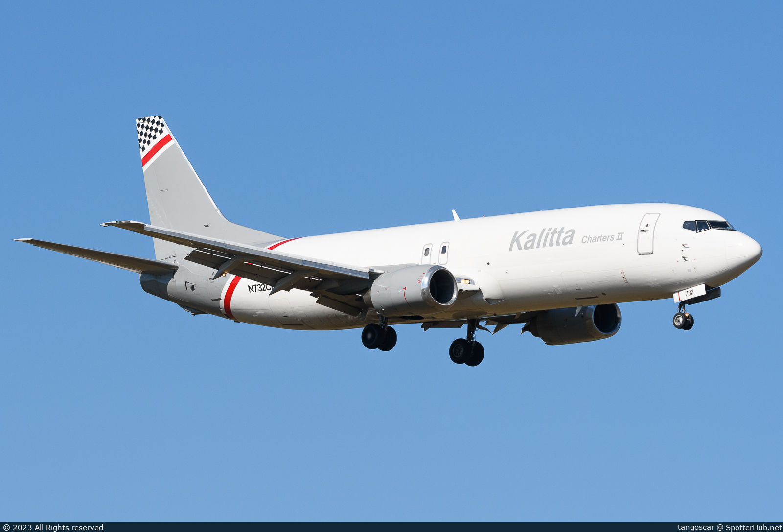 Photo of N732CK - Boeing 737-405(SF) operated by Kalitta Charters II