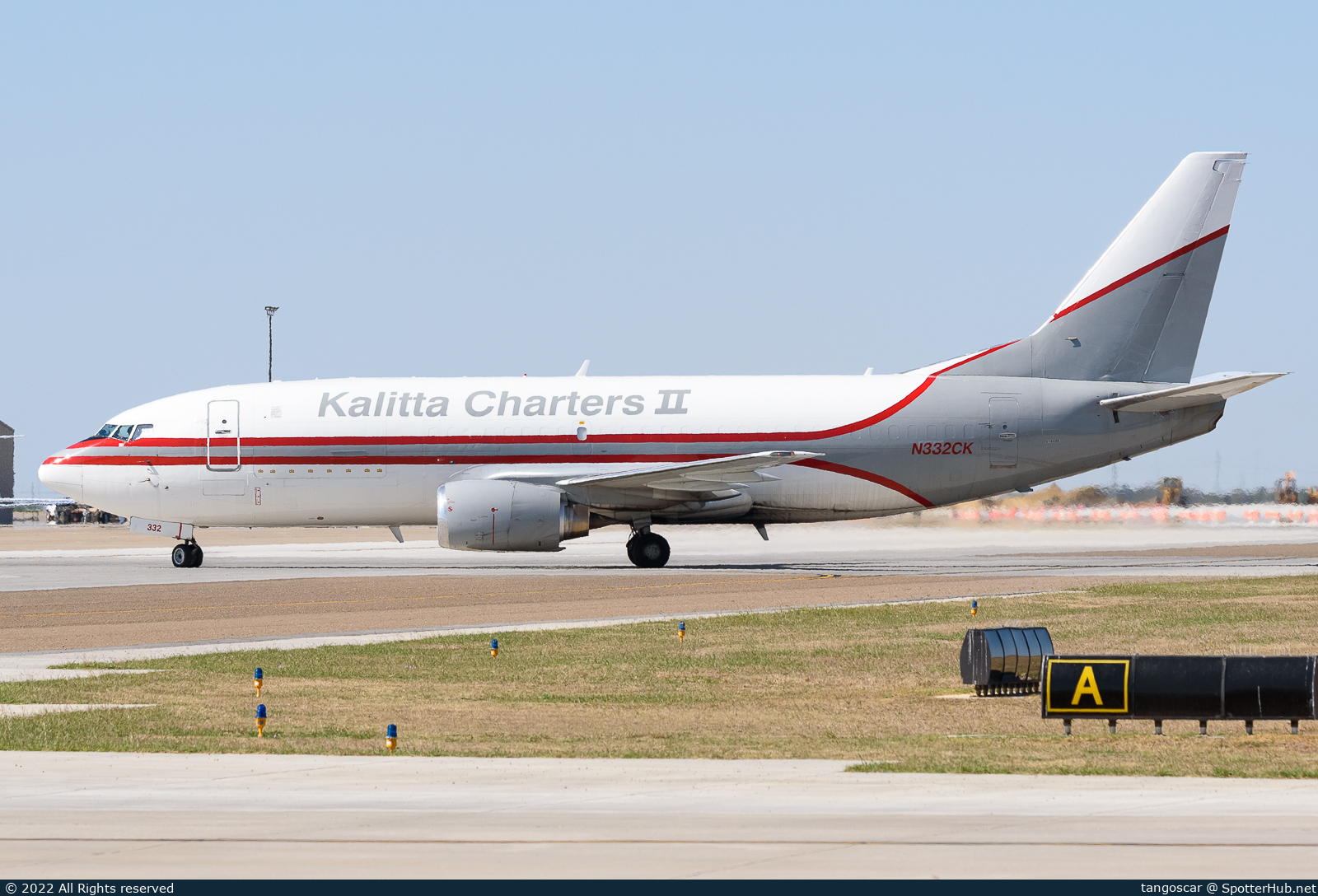 Photo of N332CK - Boeing 737-375(BDSF) operated by Kalitta Charters II