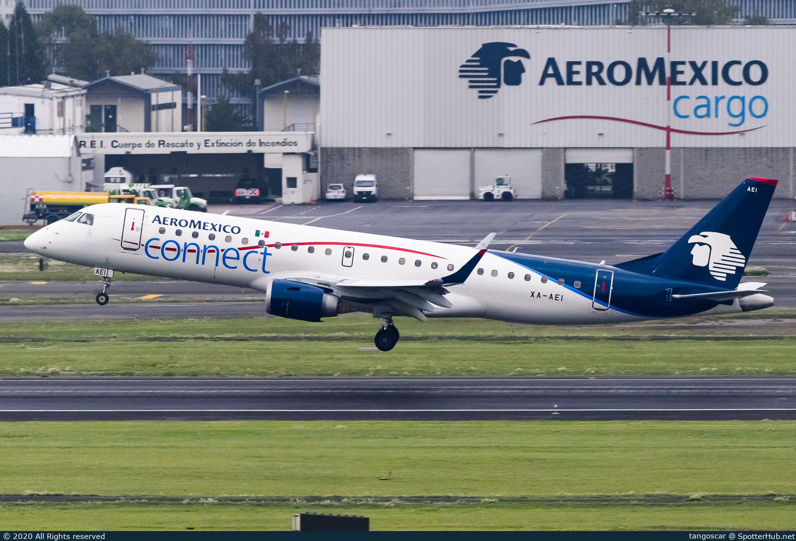 Photo of XA-AEI - Embraer ERJ-190AR operated by Aeroméxico Connect