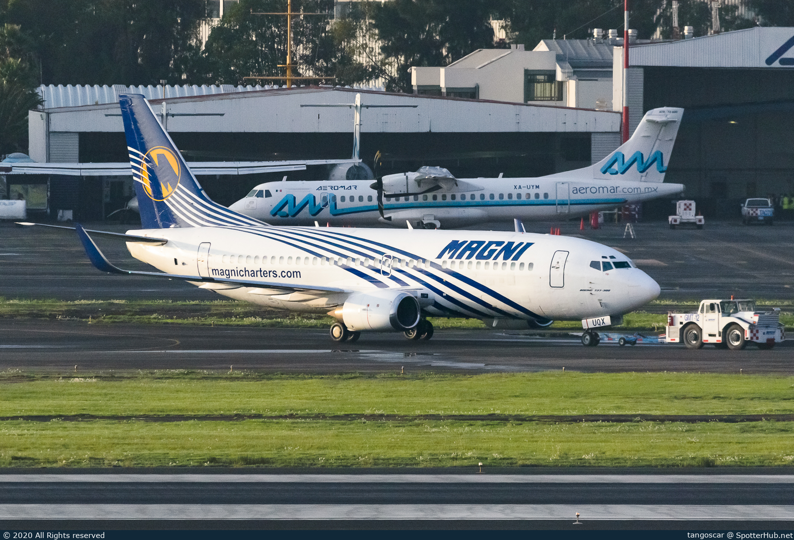 Photo of XA-UQX - Boeing 737-33A operated by Magnicharters