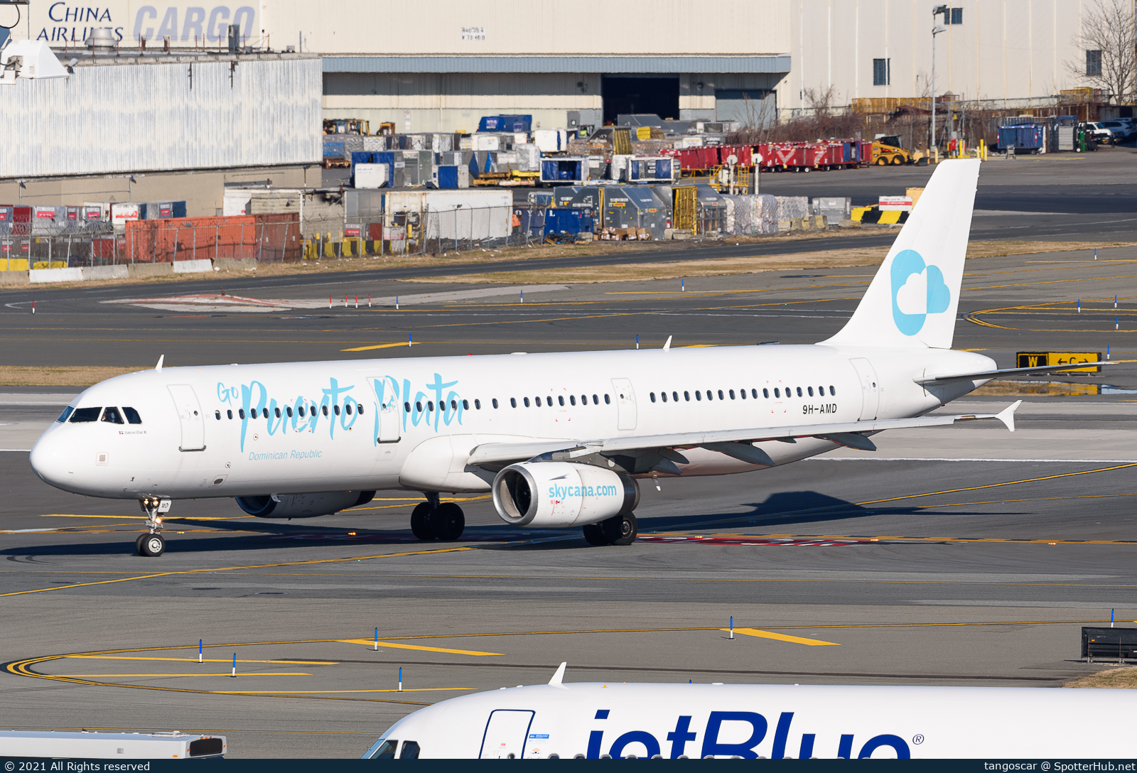 Photo of 9H-AMD - Airbus A321-231 operated by Sky Cana (opb Avion Express Malta)