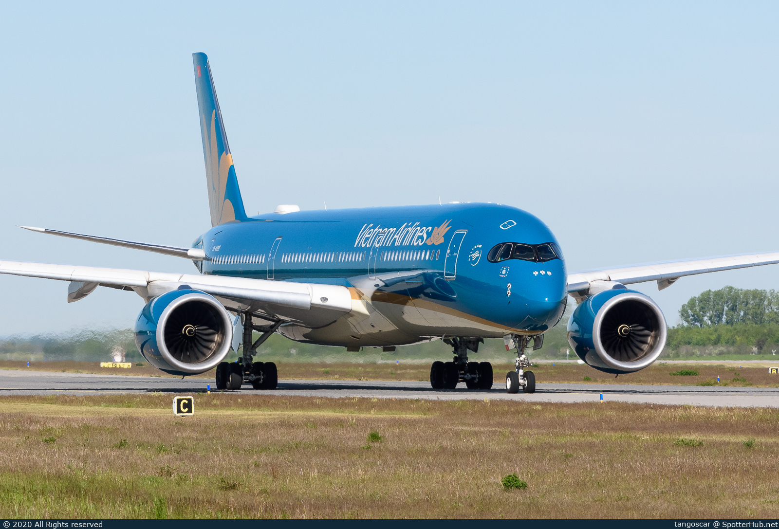 Photo of VN-A899 - Airbus A350-941 operated by Vietnam Airlines
