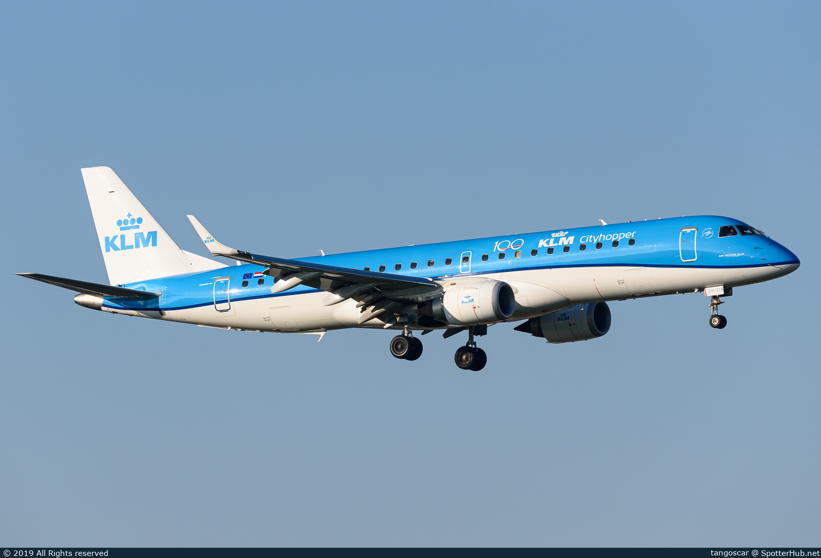 Photo of PH-EZH - Embraer ERJ-190STD operated by KLM Cityhopper
