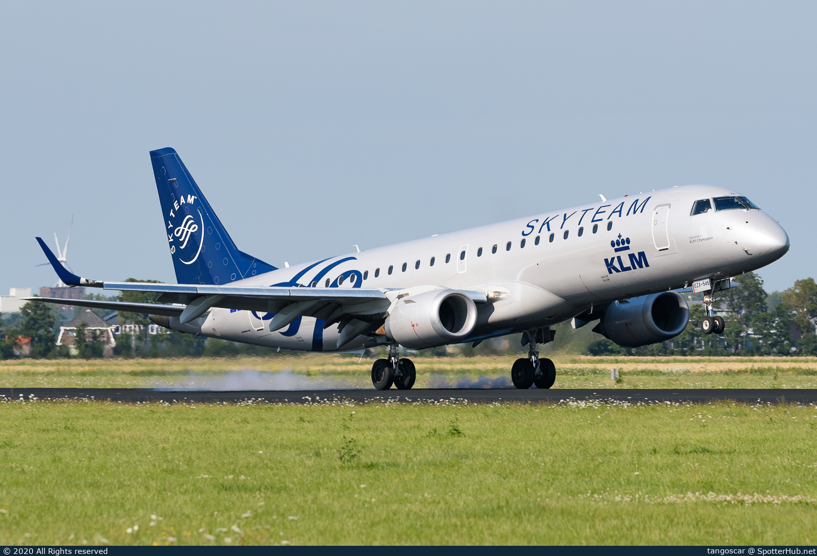 Photo of PH-EZX - Embraer ERJ-190STD operated by KLM Cityhopper