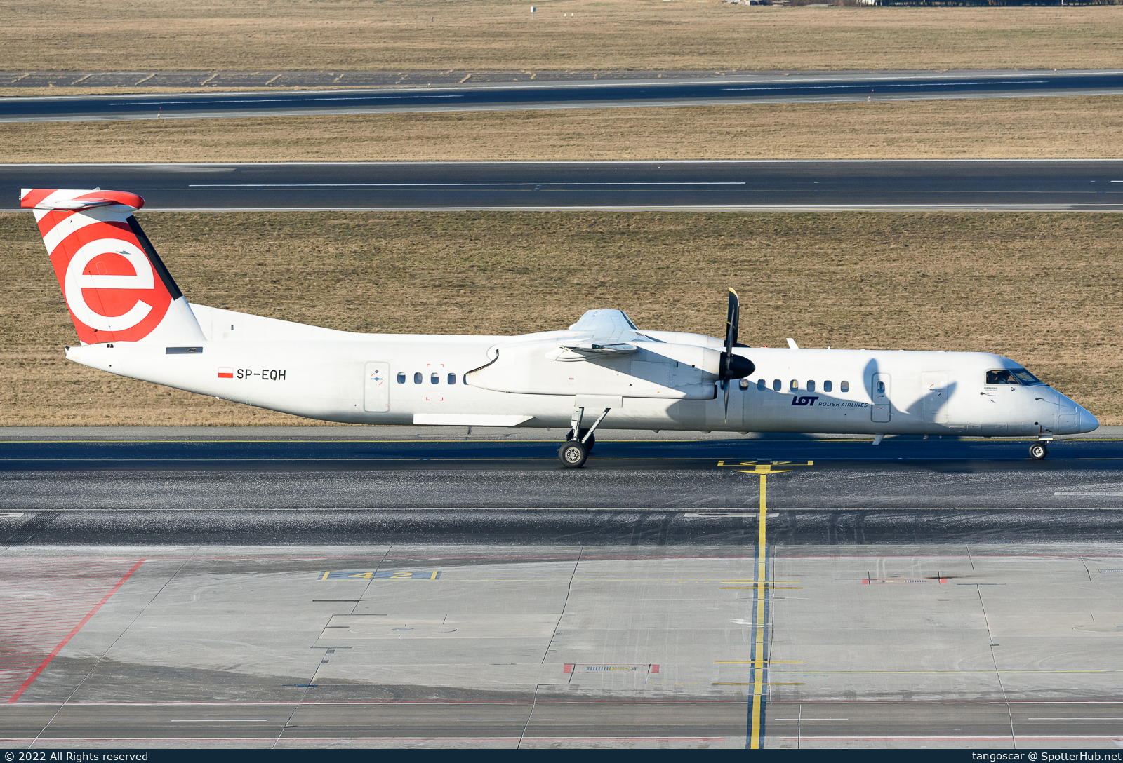 Photo of SP-EQH - Bombardier DHC-8-402 Dash 8 Q400 operated by LOT Polish Airlines