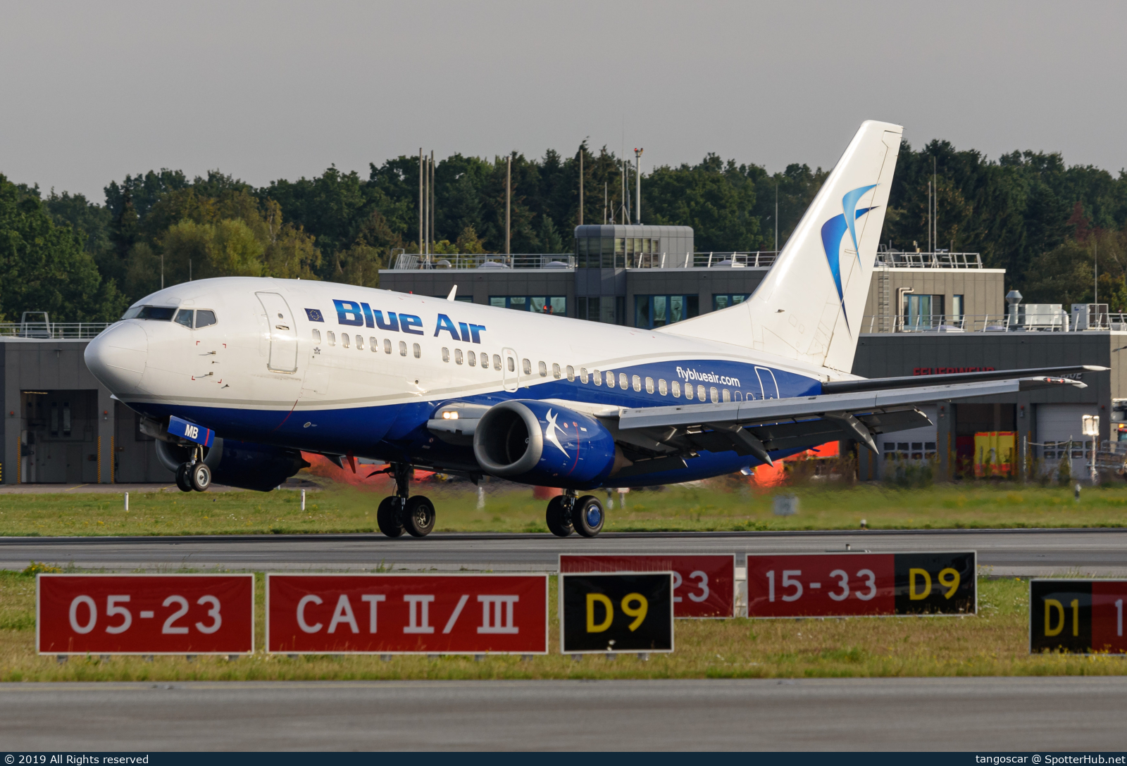 Photo of YR-AMB - Boeing 737-530 operated by Blue Air