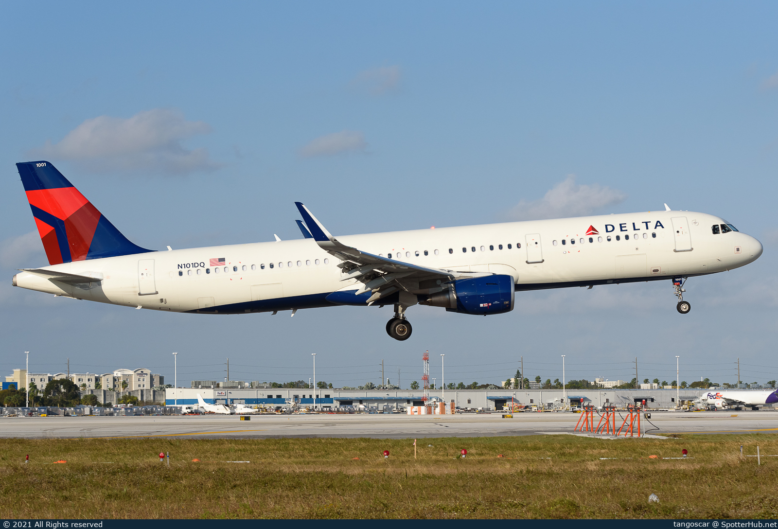 Photo of N101DQ - Airbus A321-211 operated by Delta Air Lines