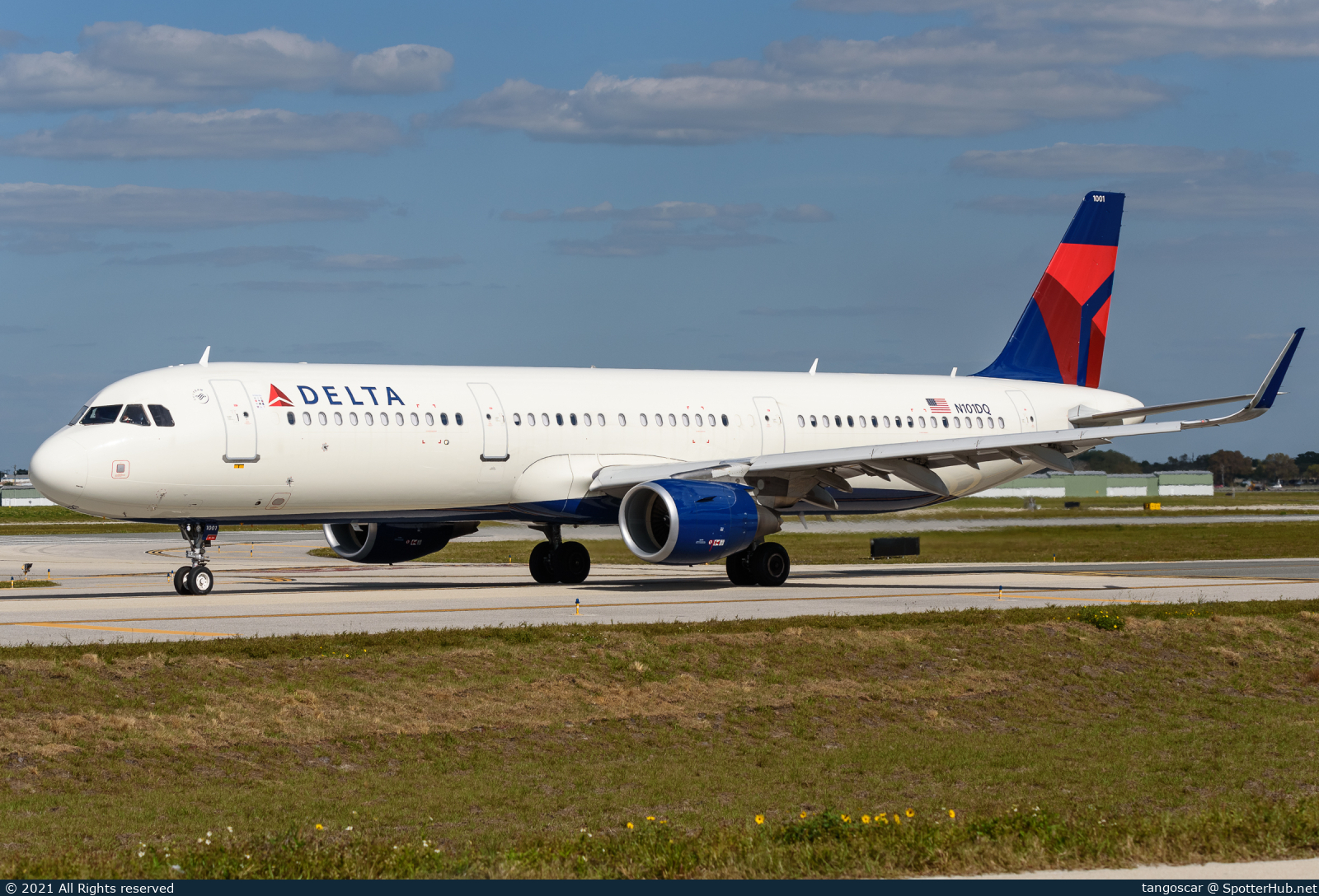 Photo of N101DQ - Airbus A321-211 operated by Delta Air Lines