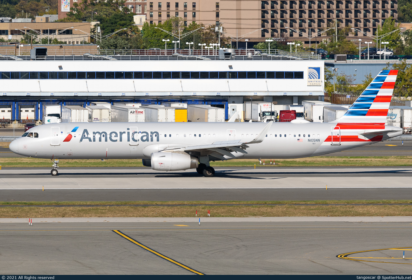 Photo of N105NN - Airbus A321-231 operated by American Airlines