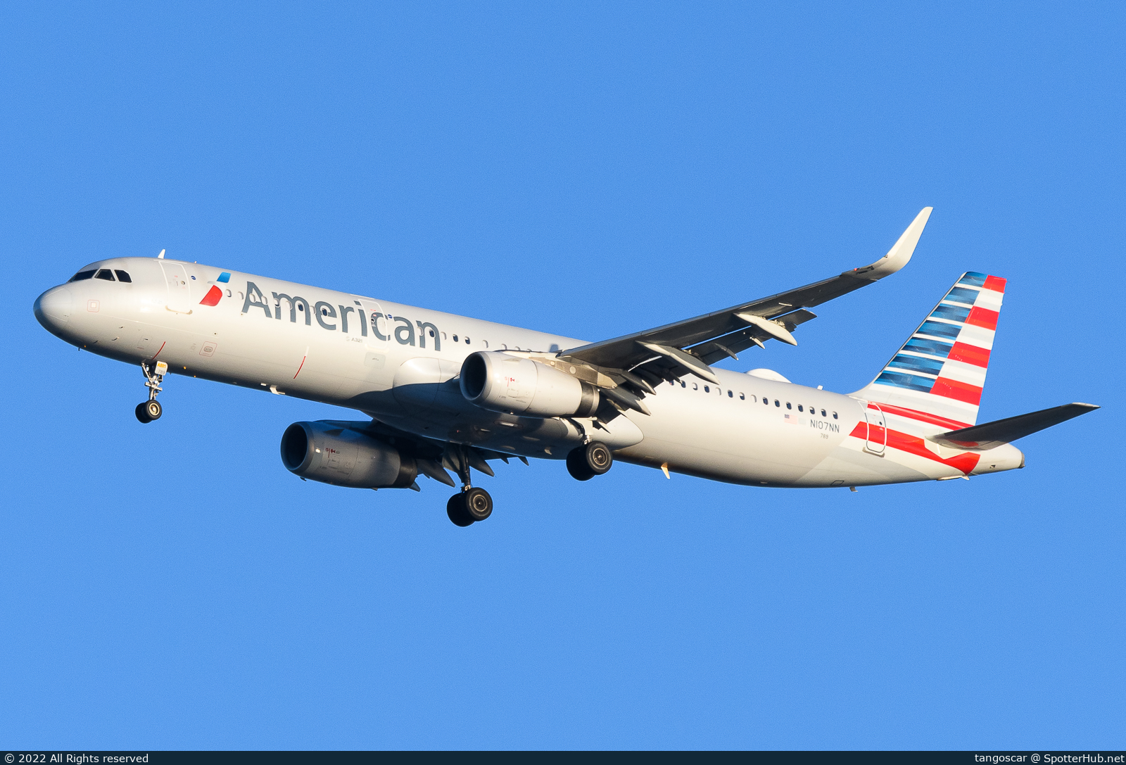 Photo of N107NN - Airbus A321-231 operated by American Airlines