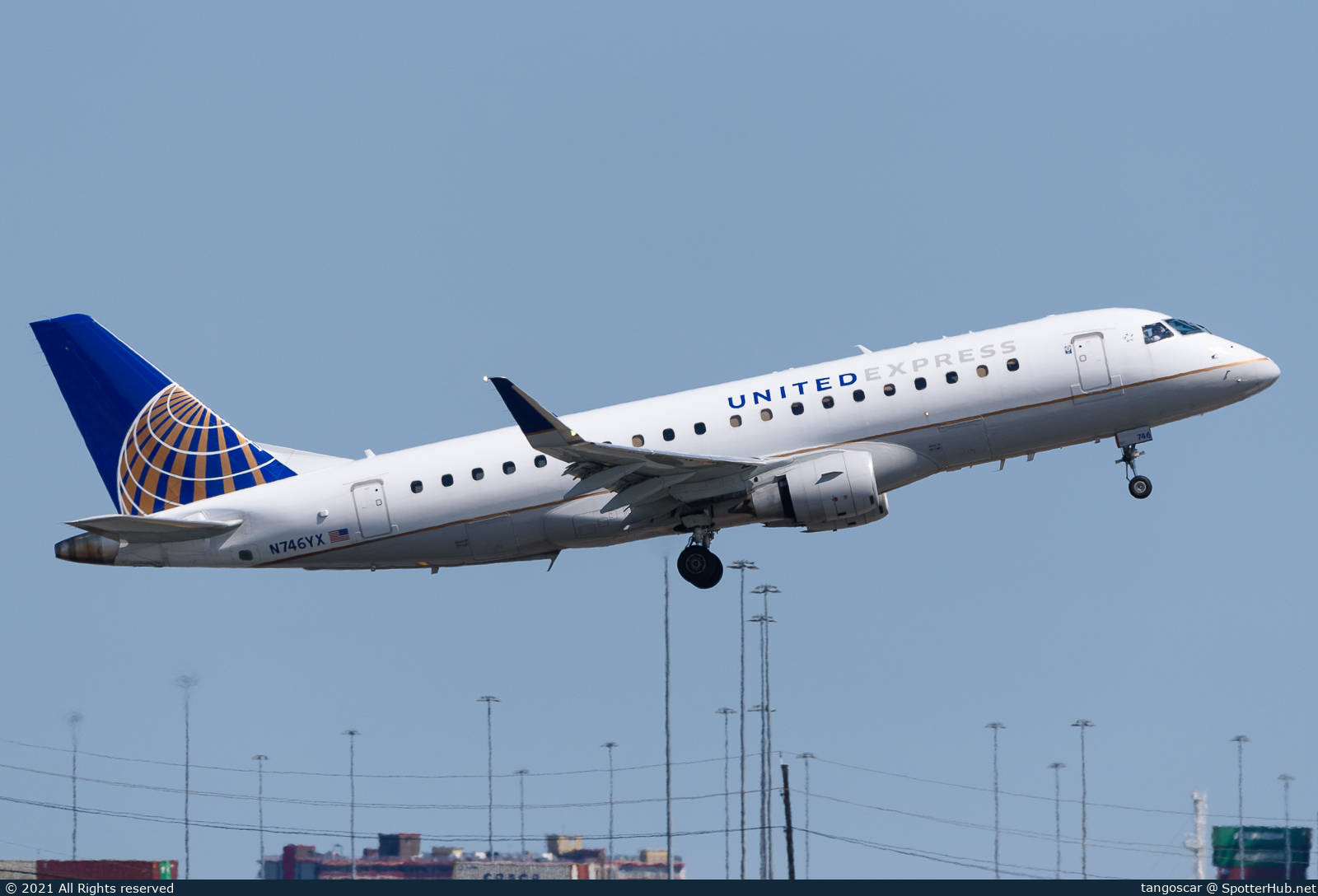 Photo of N746YX - Embraer ERJ-175LR operated by United Express (opb Republic Airways)