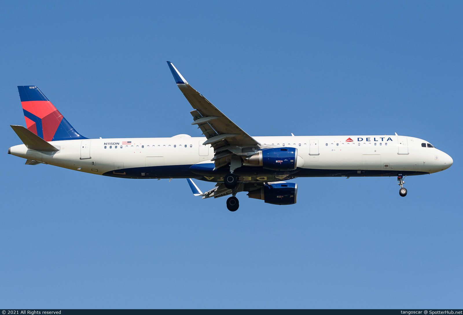 Photo of N115DN - Airbus A321-211 operated by Delta Air Lines