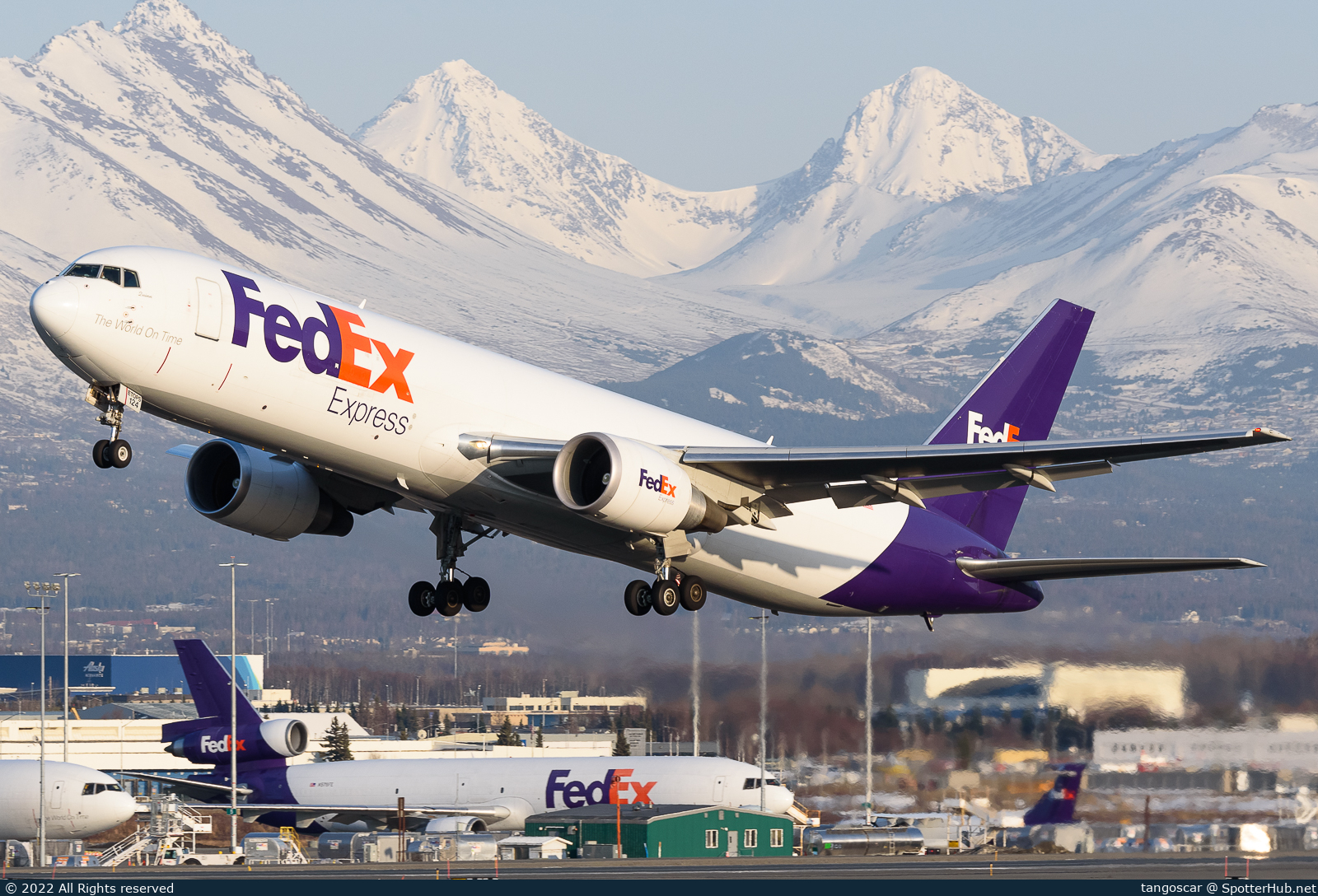 Photo of N124FE - Boeing 767-3S2F operated by FedEx