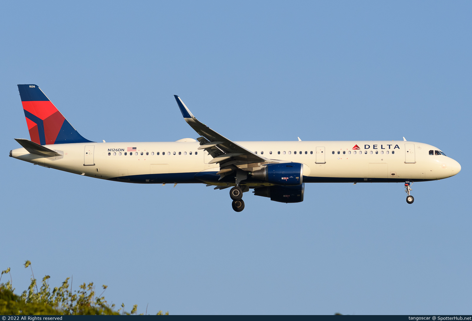 Photo of N126DN - Airbus A321-211 operated by Delta Air Lines