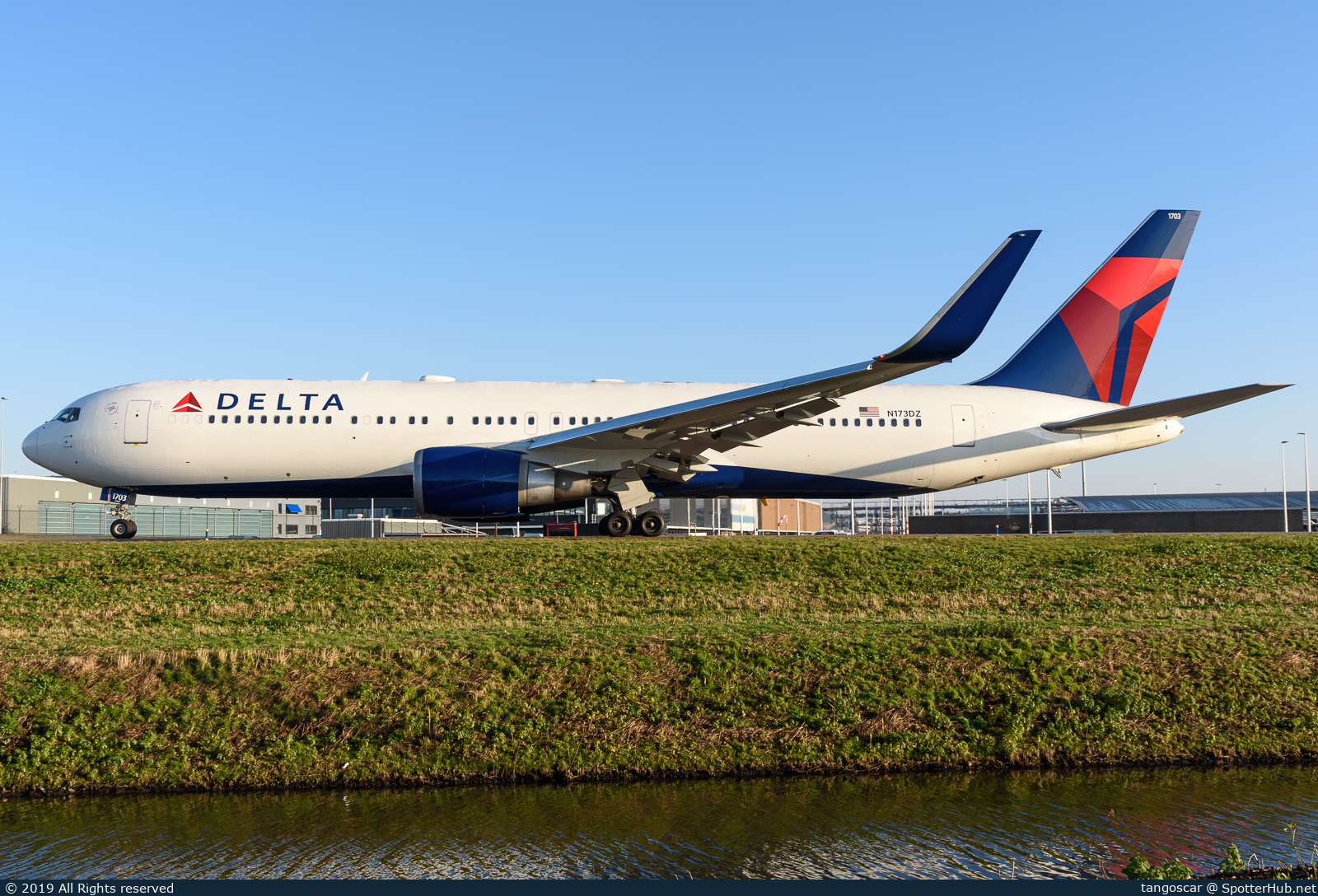 Photo of N173DZ - Boeing 767-332(ER) operated by Delta Air Lines