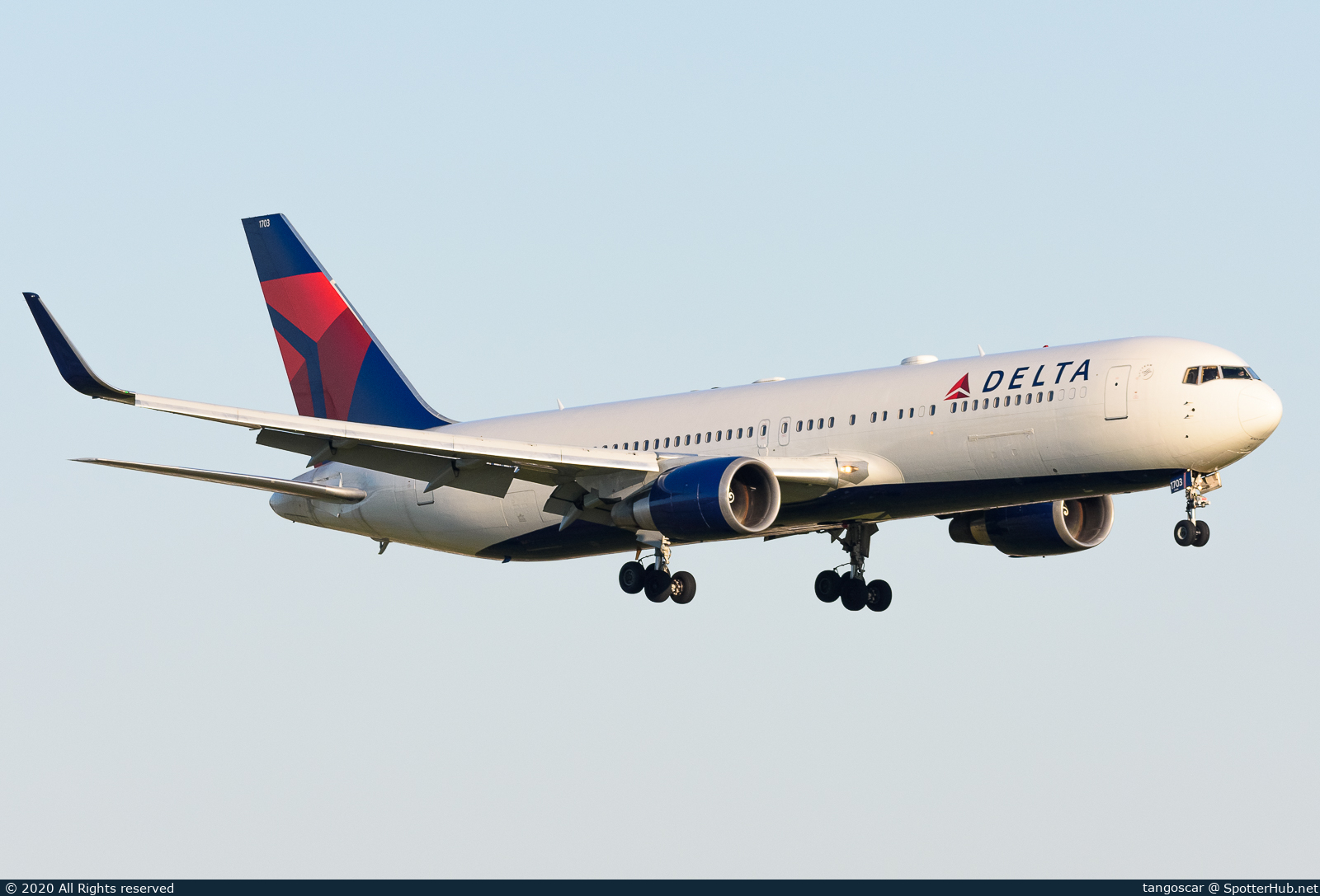 Photo of N173DZ - Boeing 767-332(ER) operated by Delta Air Lines