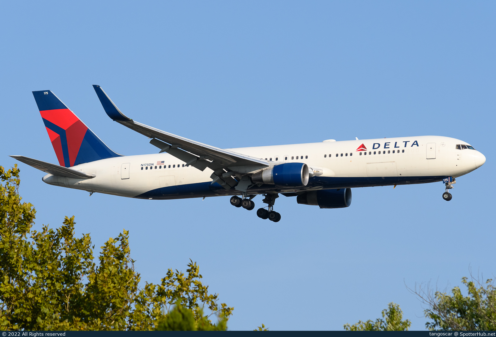 Photo of N175DN - Boeing 767-332(ER) operated by Delta Air Lines