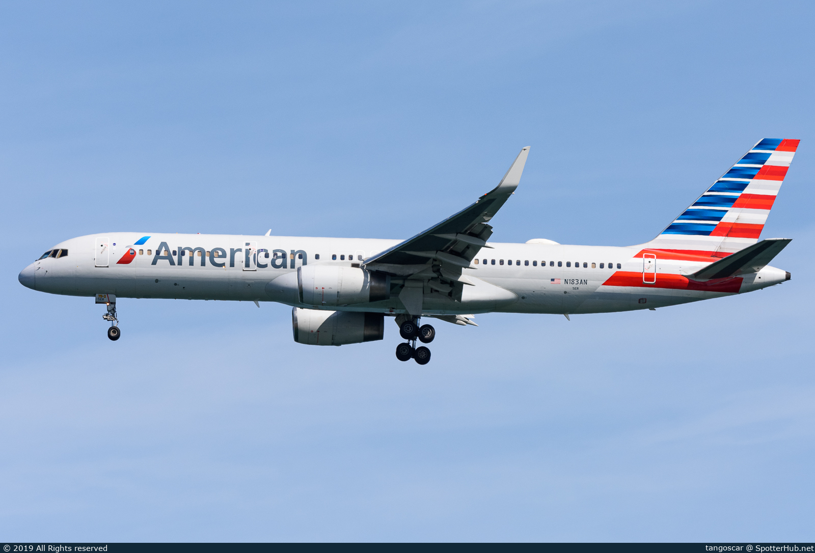 Photo of N183AN - Boeing 757-223 operated by American Airlines