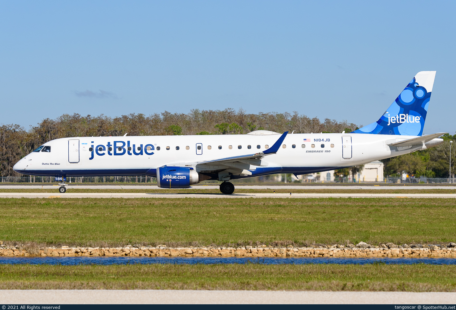 Photo of N184JB - Embraer ERJ-190AR operated by jetBlue Airways