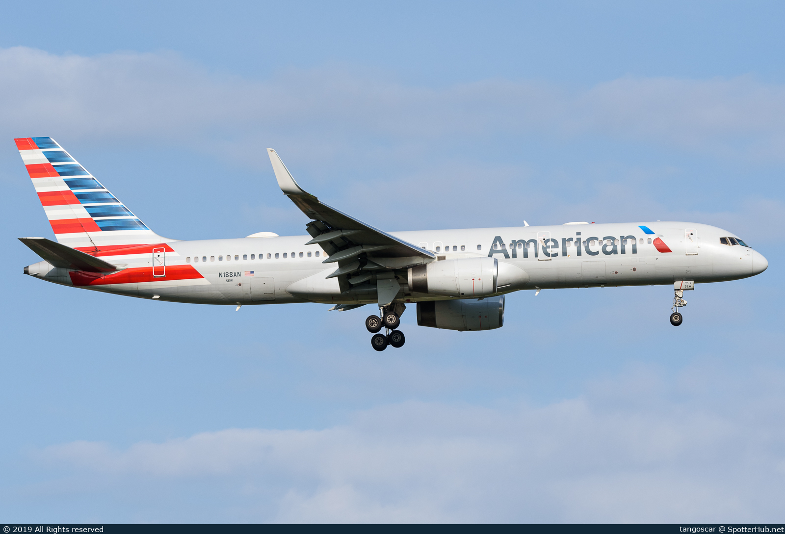 Photo of N188AN - Boeing 757-223 operated by American Airlines