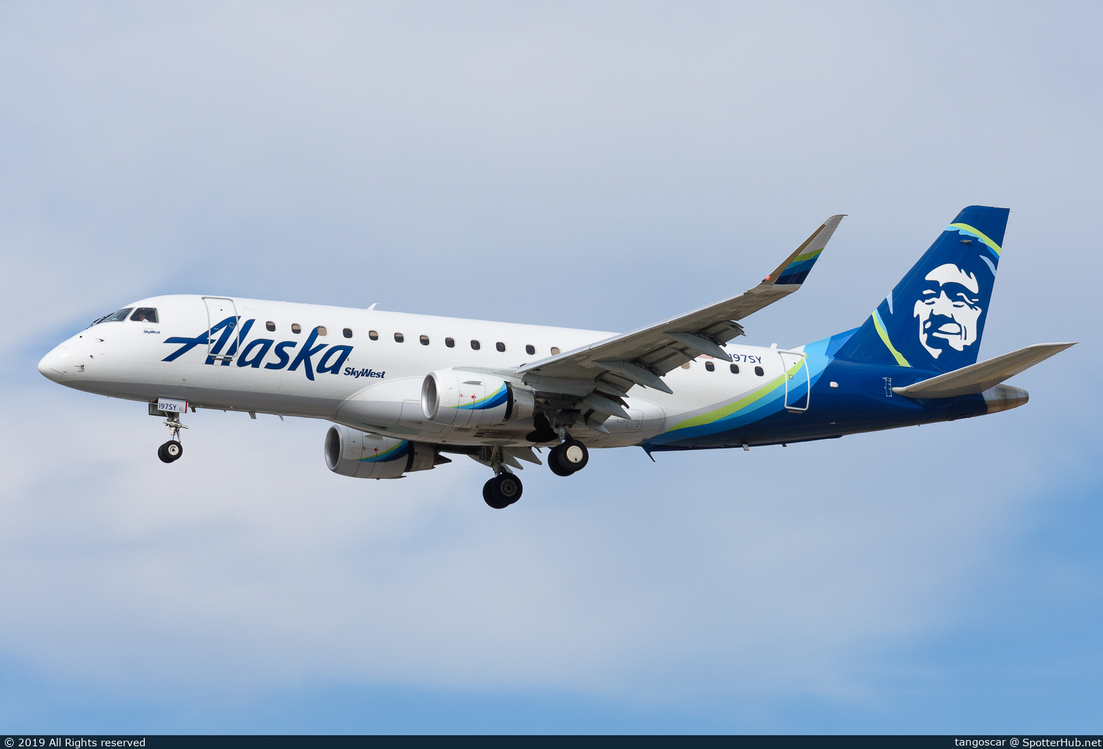 Photo of N197SY - Embraer ERJ-175LR operated by Alaska Airlines (opb Skywest Airlines)