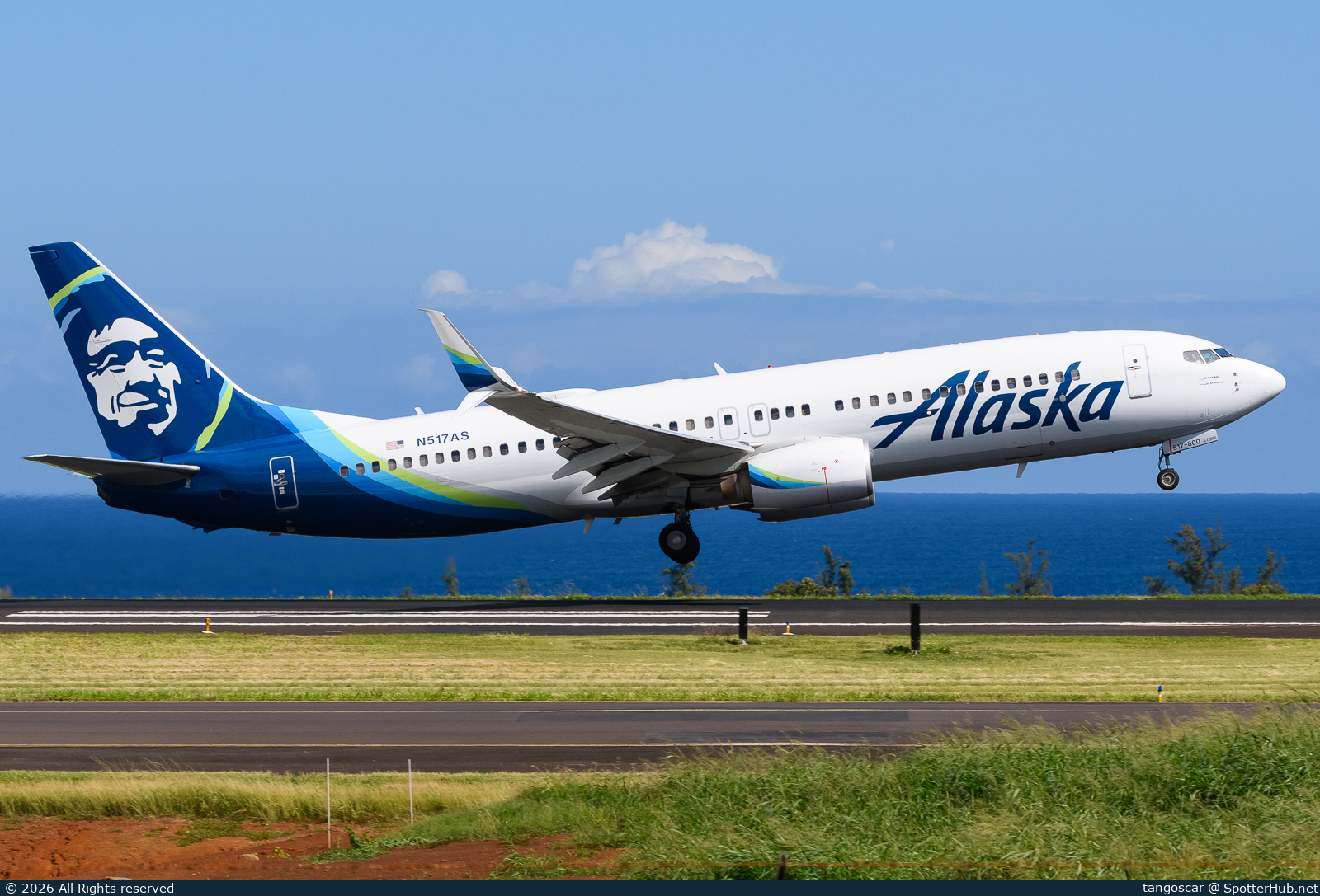 Photo of N517AS - Boeing 737-890 operated by Alaska Airlines