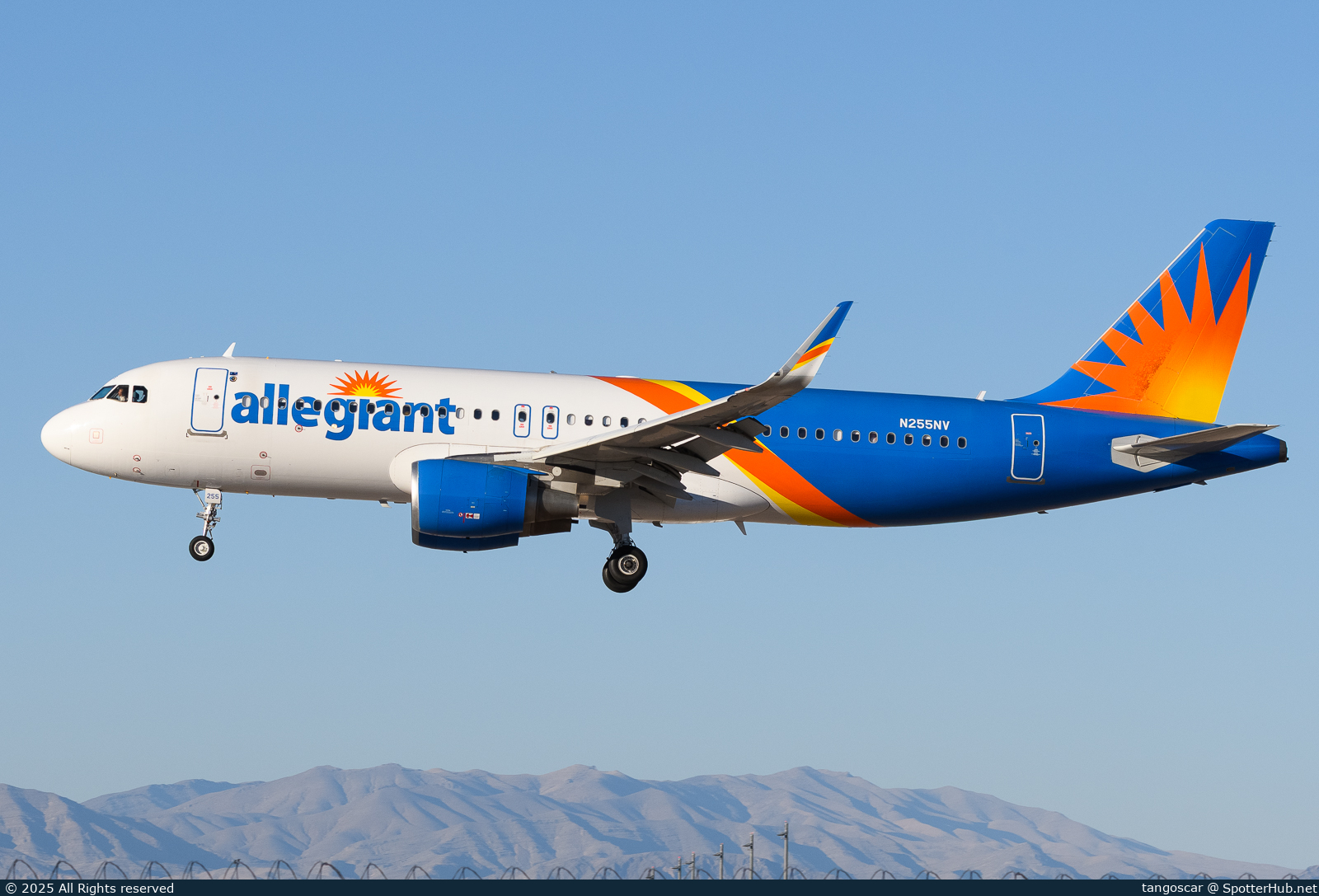 Photo of N255NV - Airbus A320-214 operated by Allegiant Air