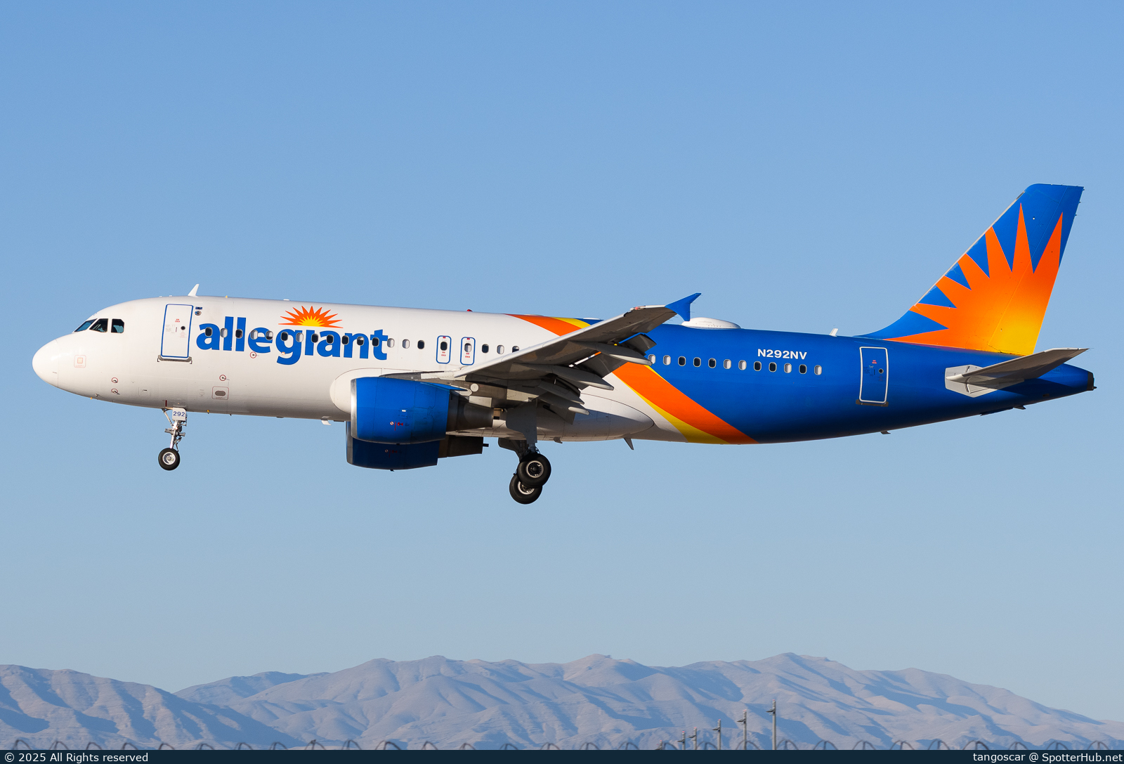 Photo of N292NV - Airbus A320-214 operated by Allegiant Air