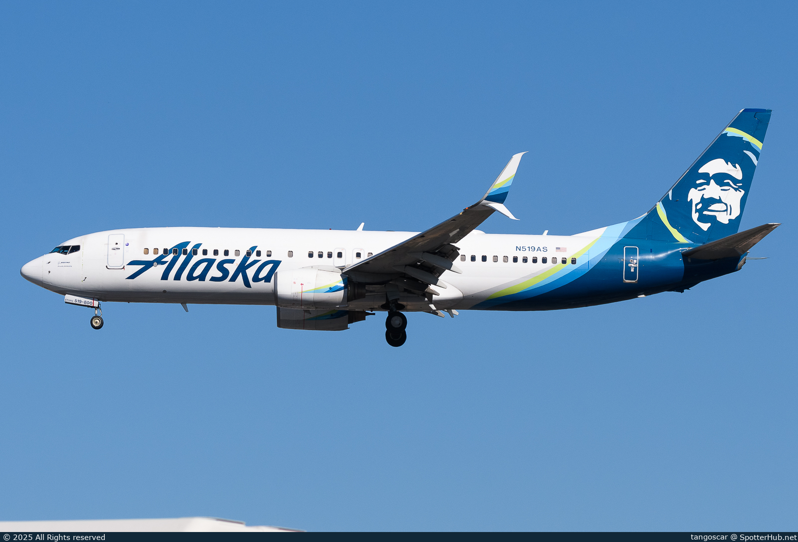 Photo of N519AS - Boeing 737-890 operated by Alaska Airlines