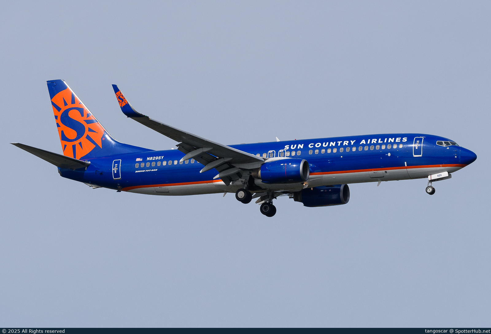 Photo of N829SY - Boeing 737-8F2 operated by Sun Country Airlines