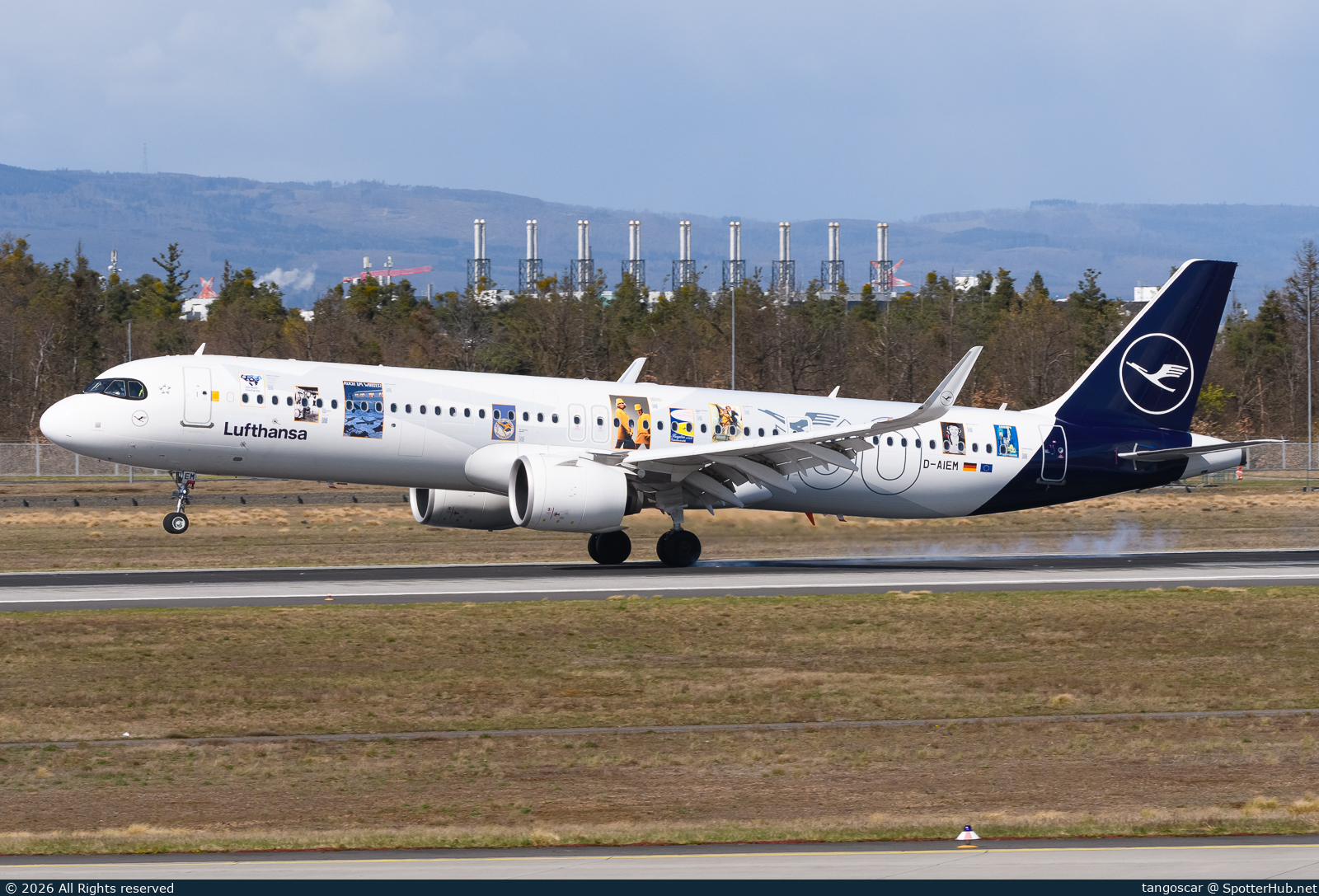 Photo of D-AIEM - Airbus A321-271NX operated by Lufthansa