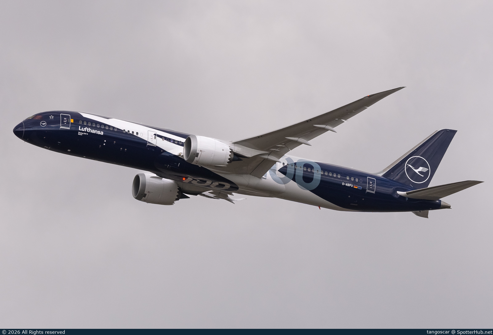 Photo of D-ABPU - Boeing 787-9 Dreamliner operated by Lufthansa