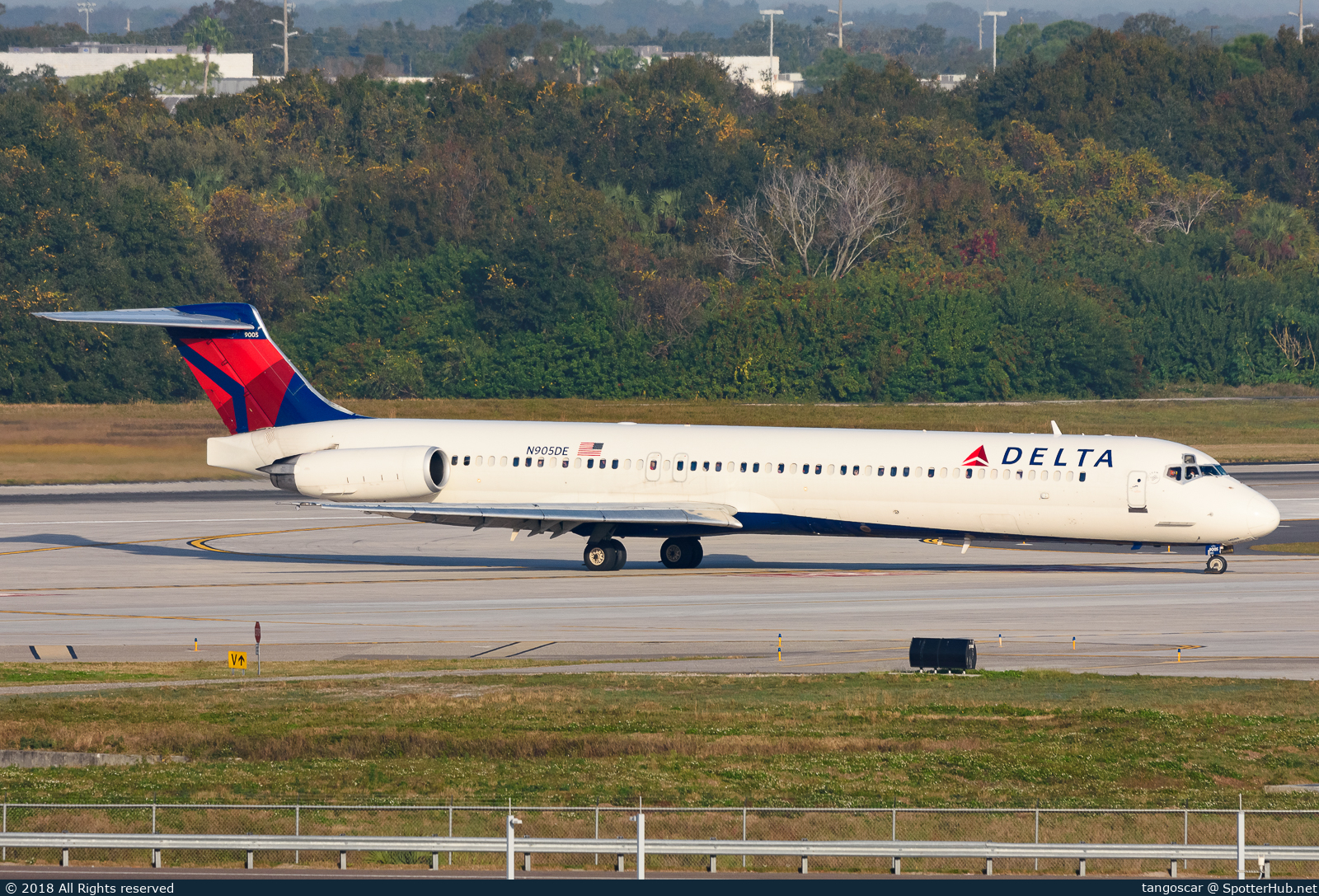 Photo of N905DE - McDonnell Douglas MD-88 operated by Delta Air Lines