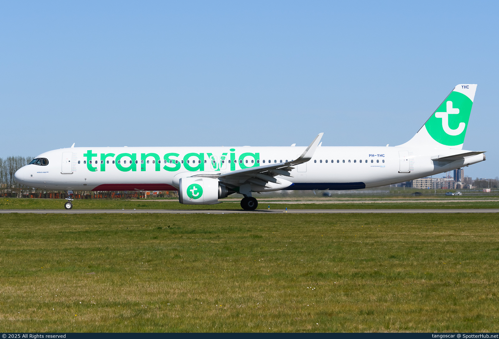 Photo of PH-YHC - Airbus A321-252NX operated by Transavia