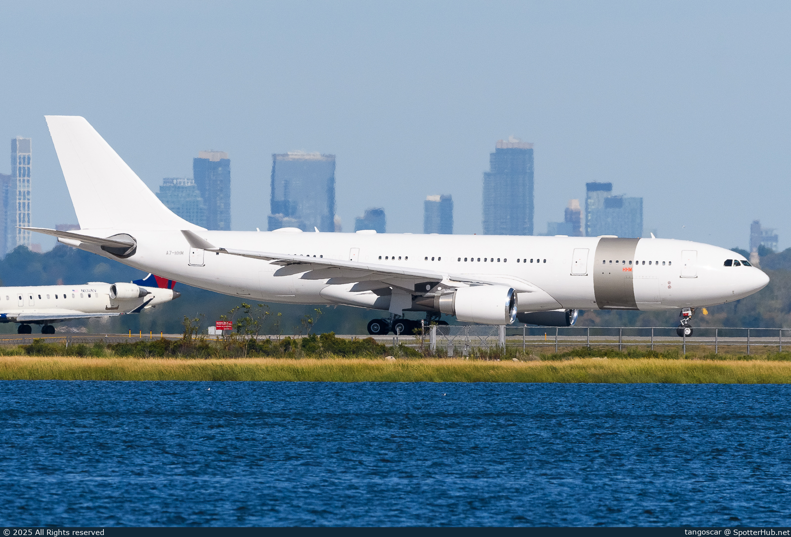 Photo of A7-HHM - Airbus A330-202 operated by Qatar Amiri Flight