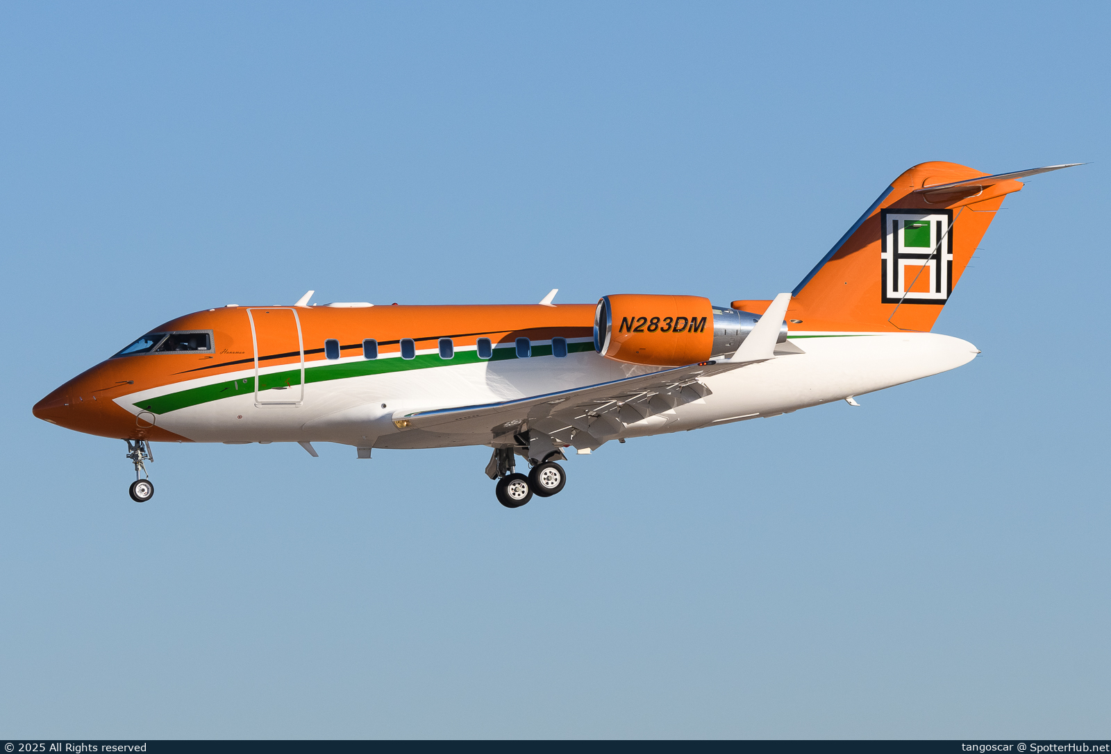Photo of N283DM - Bombardier Challenger 650 operated by Solairus Aviation