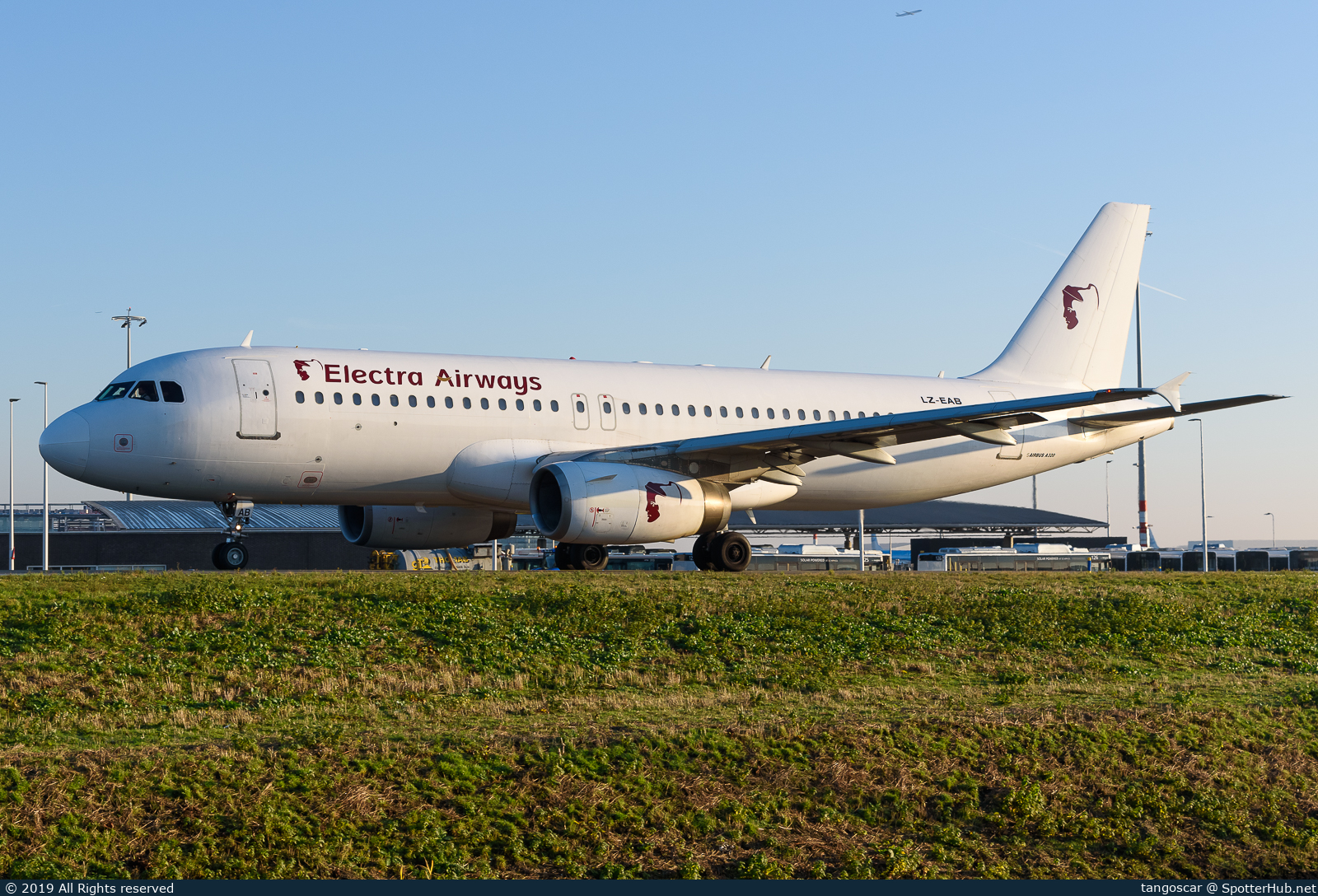 Photo of LZ-EAB - Airbus A320-231 operated by Electra Airways